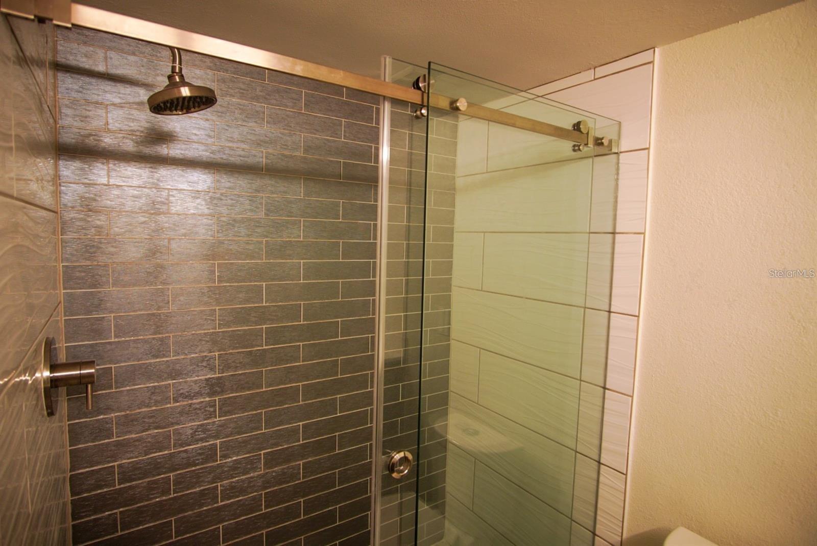105 ISLAND WAY #143 — photo 23
