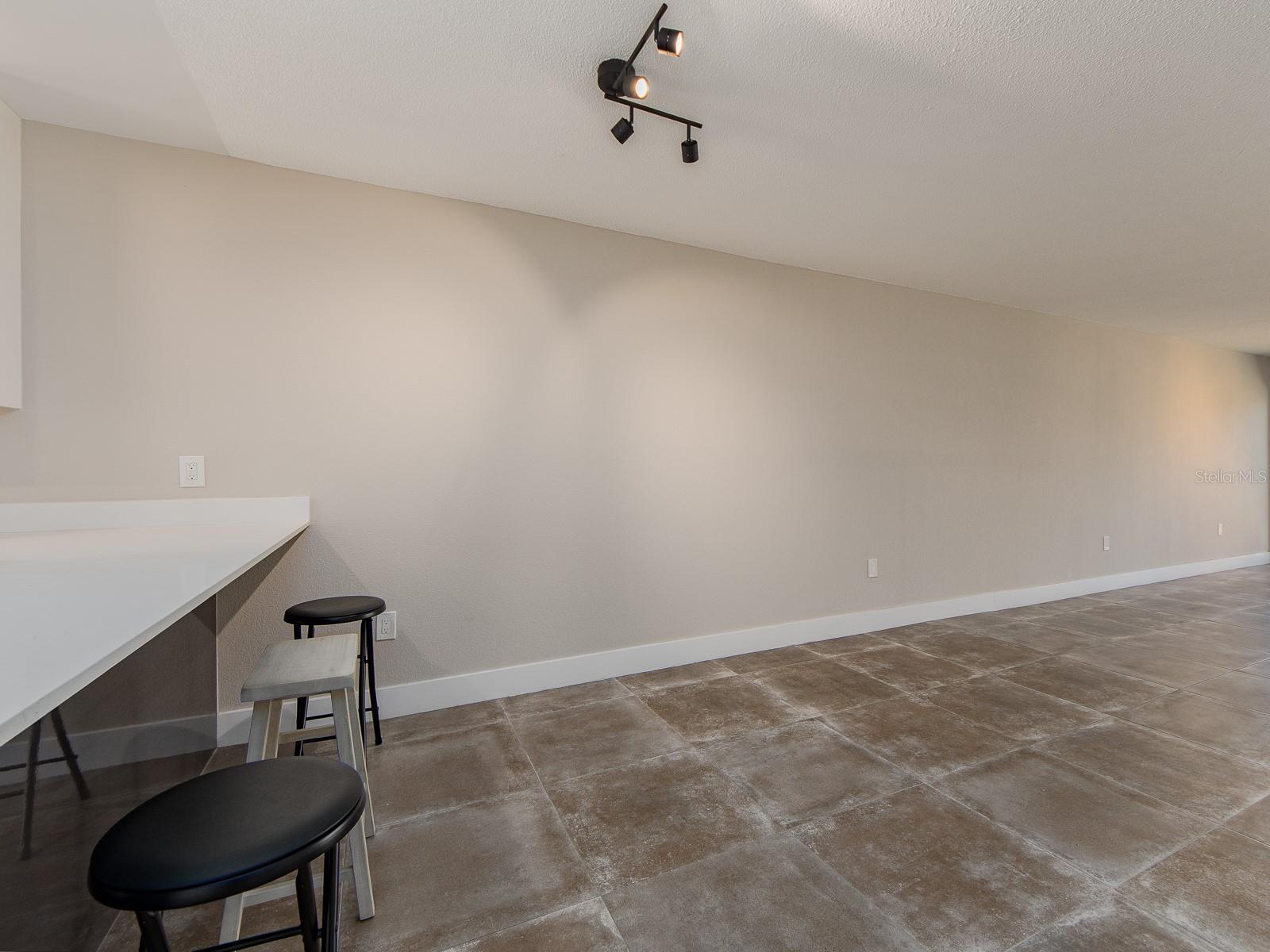 105 ISLAND WAY #143 — photo 9