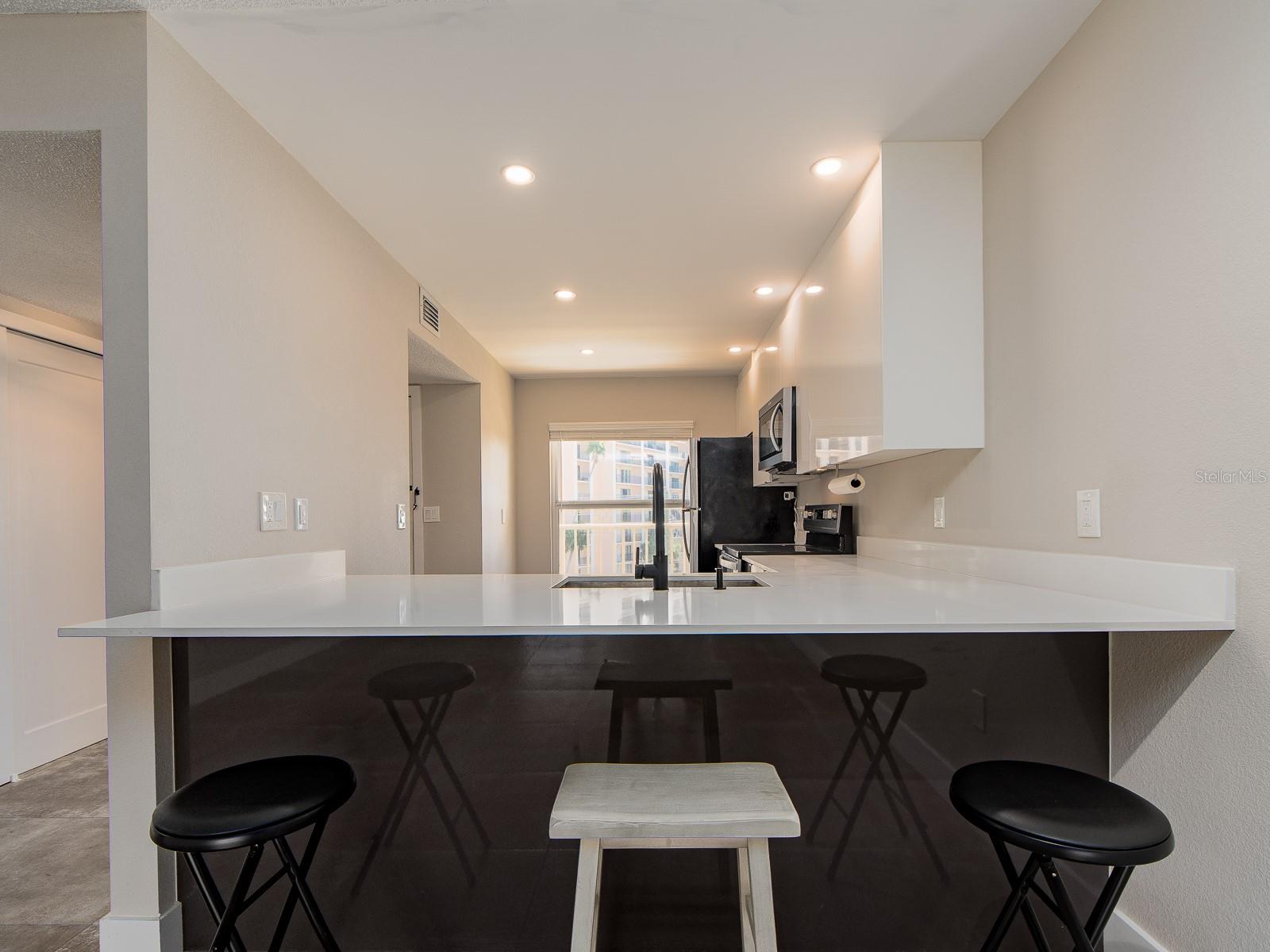 105 ISLAND WAY #143 — photo 8