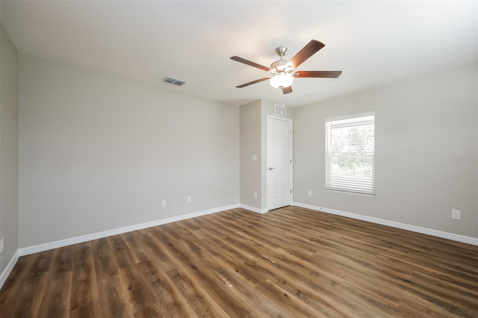 3592 GIBLIN DR — photo 8