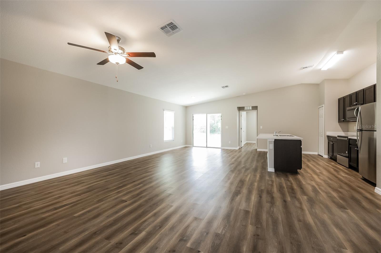 3592 GIBLIN DR — photo 3