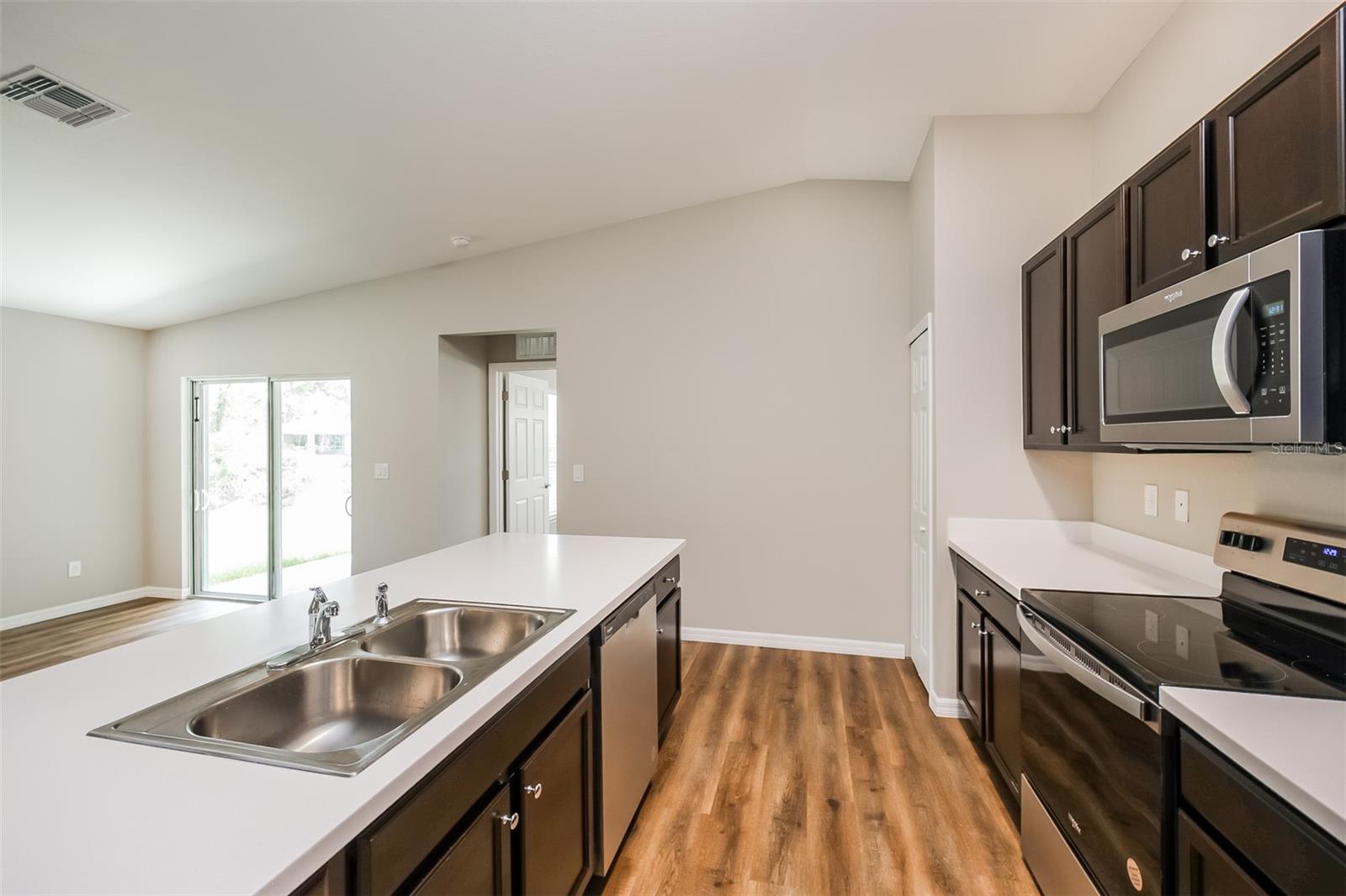 3592 GIBLIN DR — photo 6