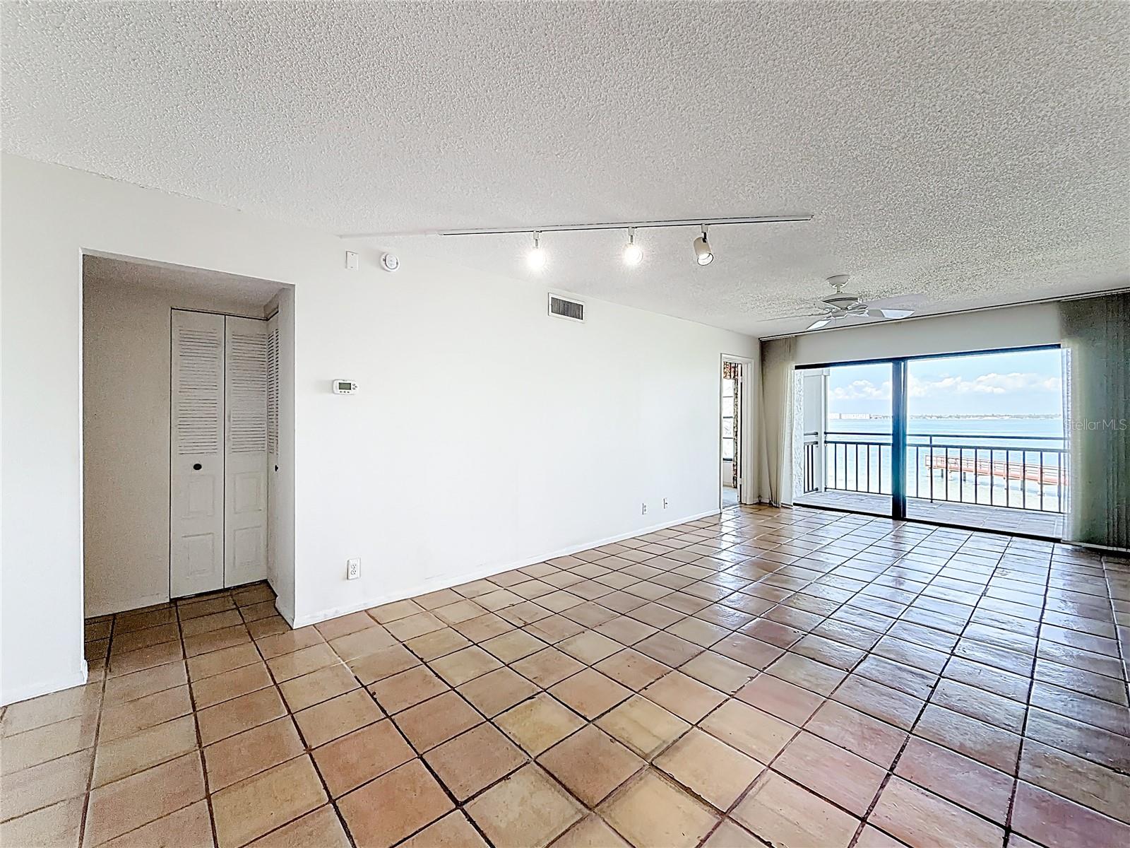 6211 SUN BLVD #211 — photo 8