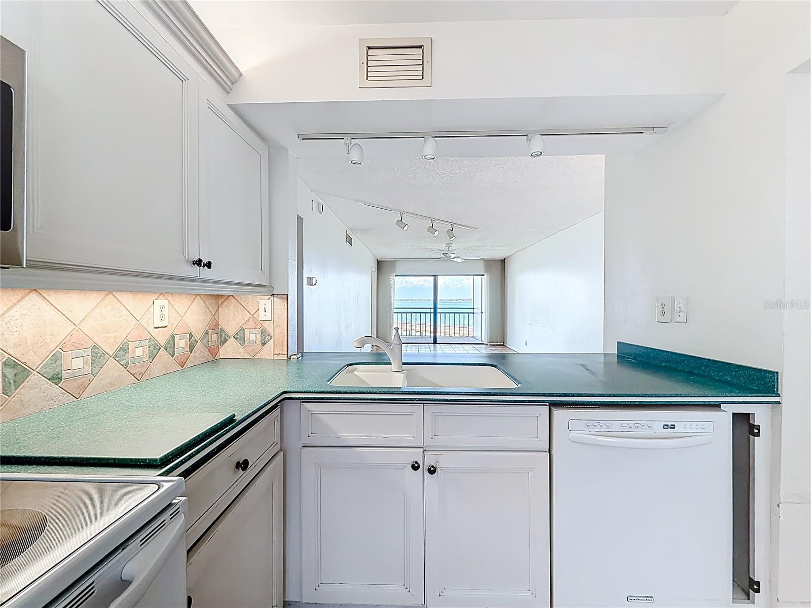 6211 SUN BLVD #211 — photo 7