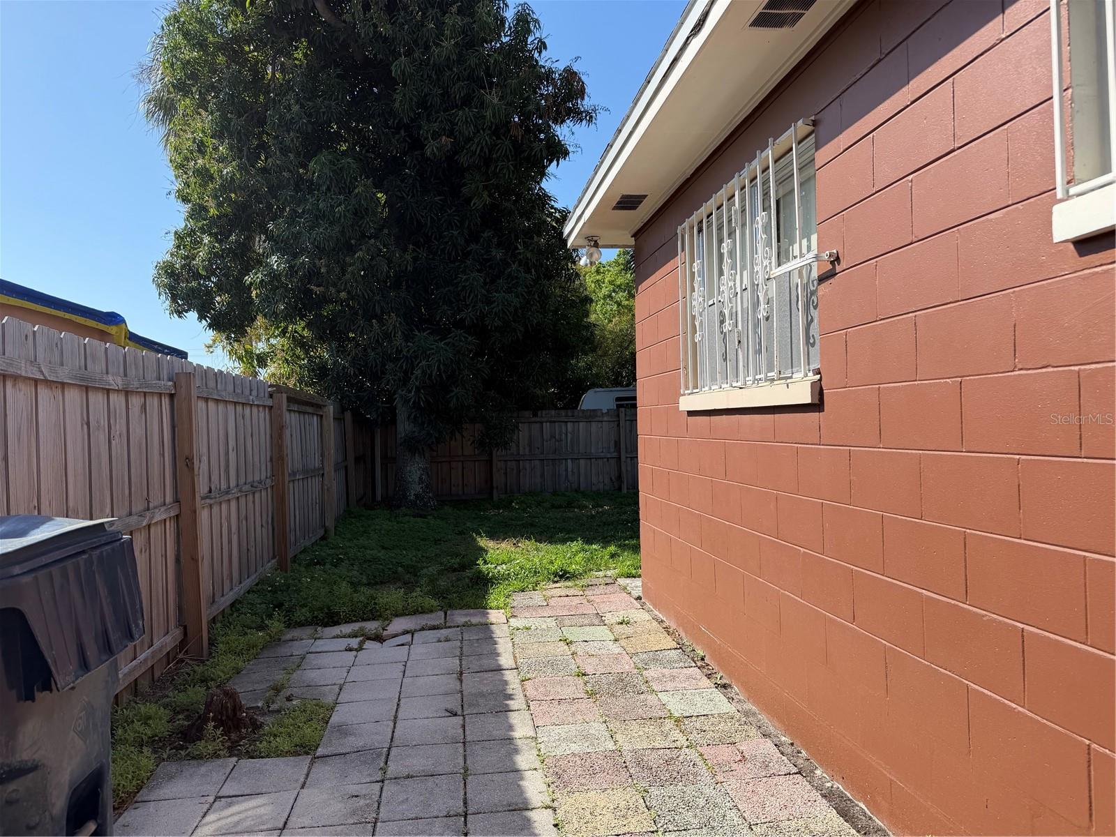 3230 W SAINT CONRAD ST — photo 10