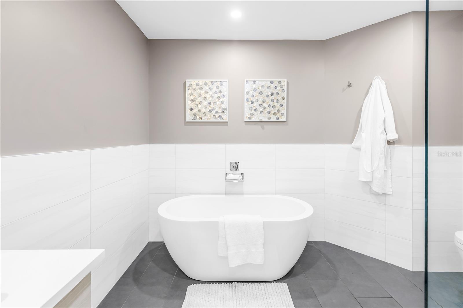355 RED CEDAR CT NE — photo 14