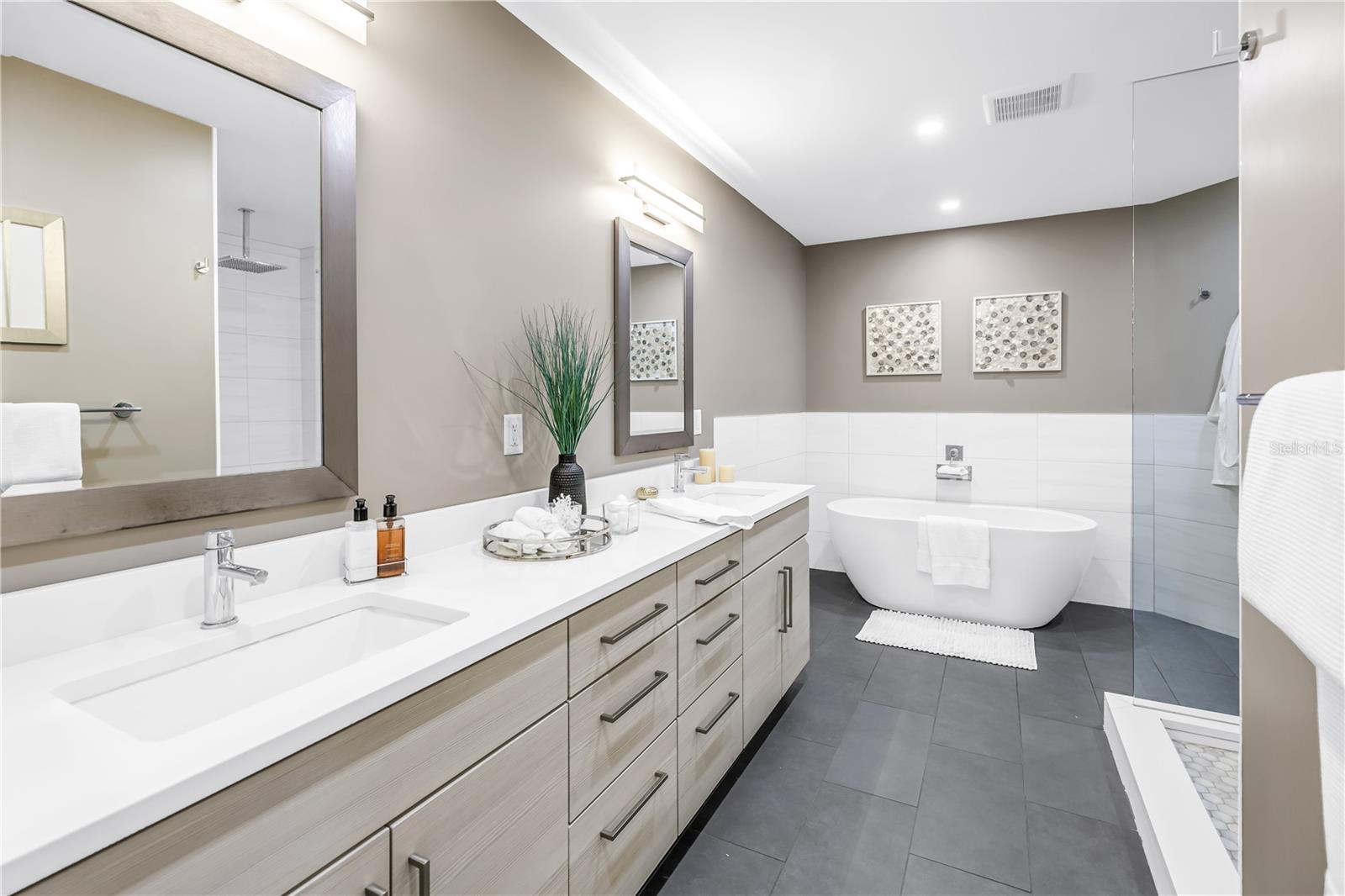 355 RED CEDAR CT NE — photo 6