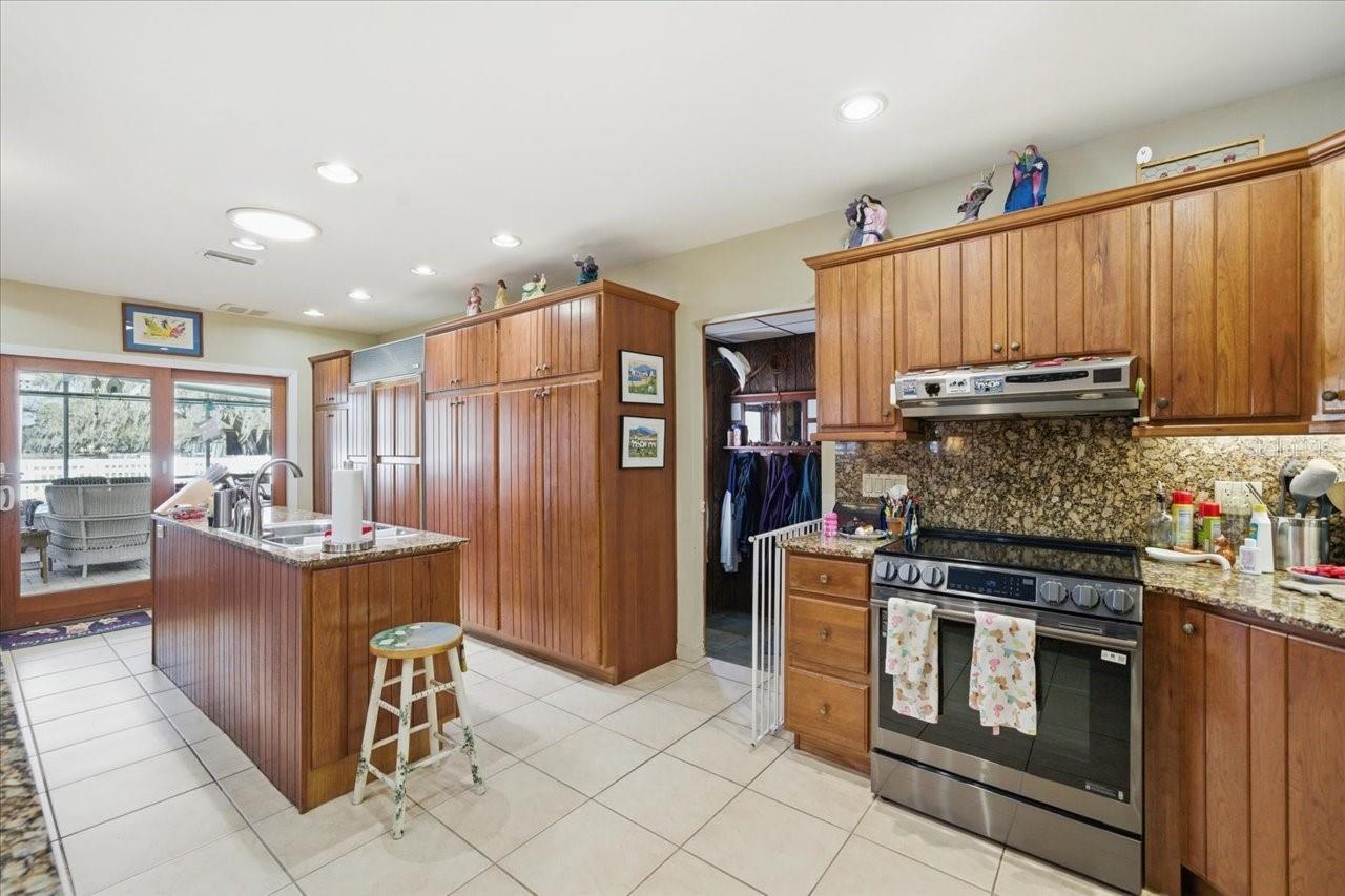 9449 ROBERTS RD — photo 15
