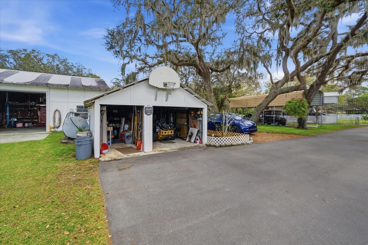 9449 ROBERTS RD — photo 49