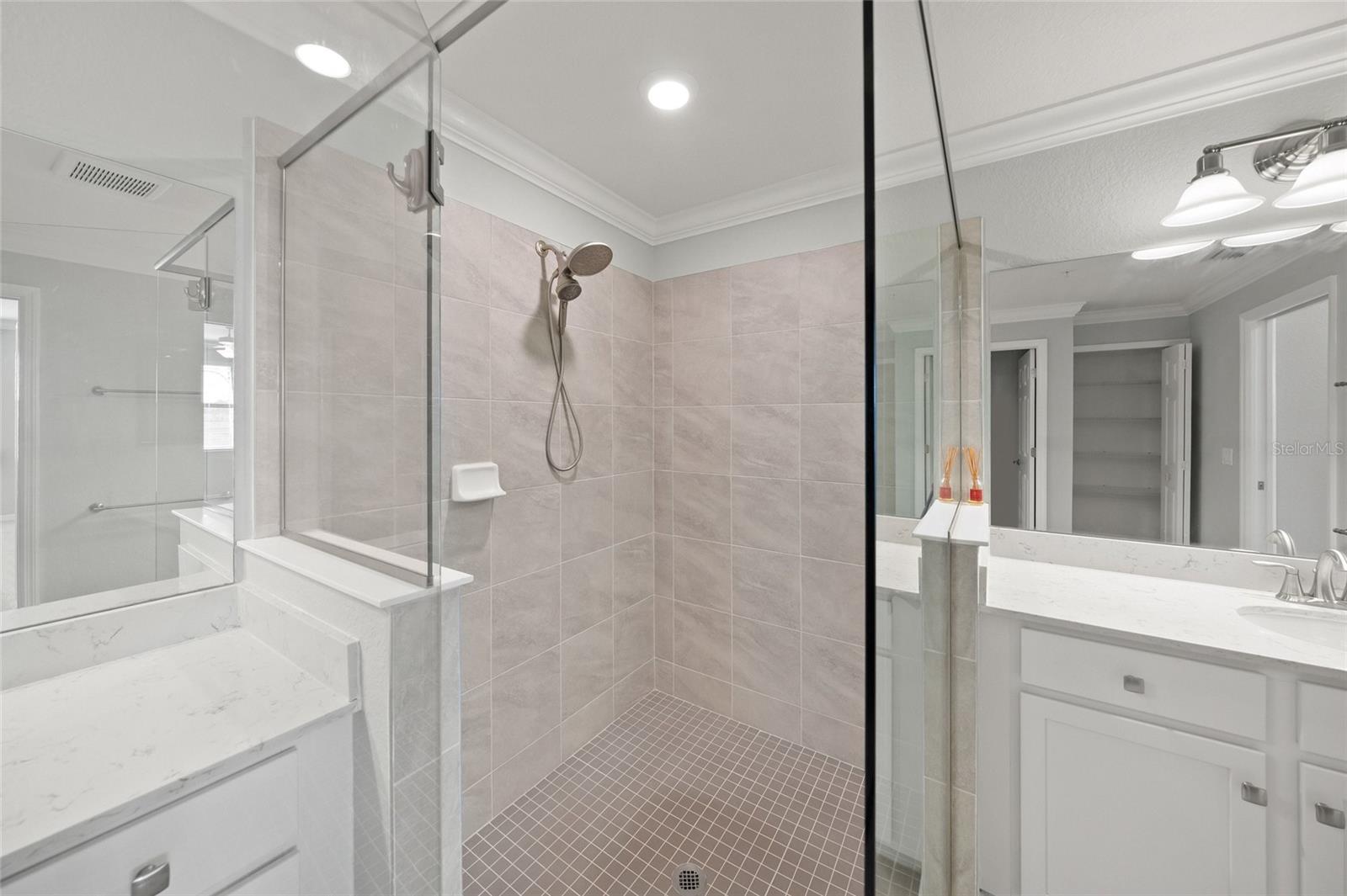 10805 TARFLOWER DR #102 — photo 23