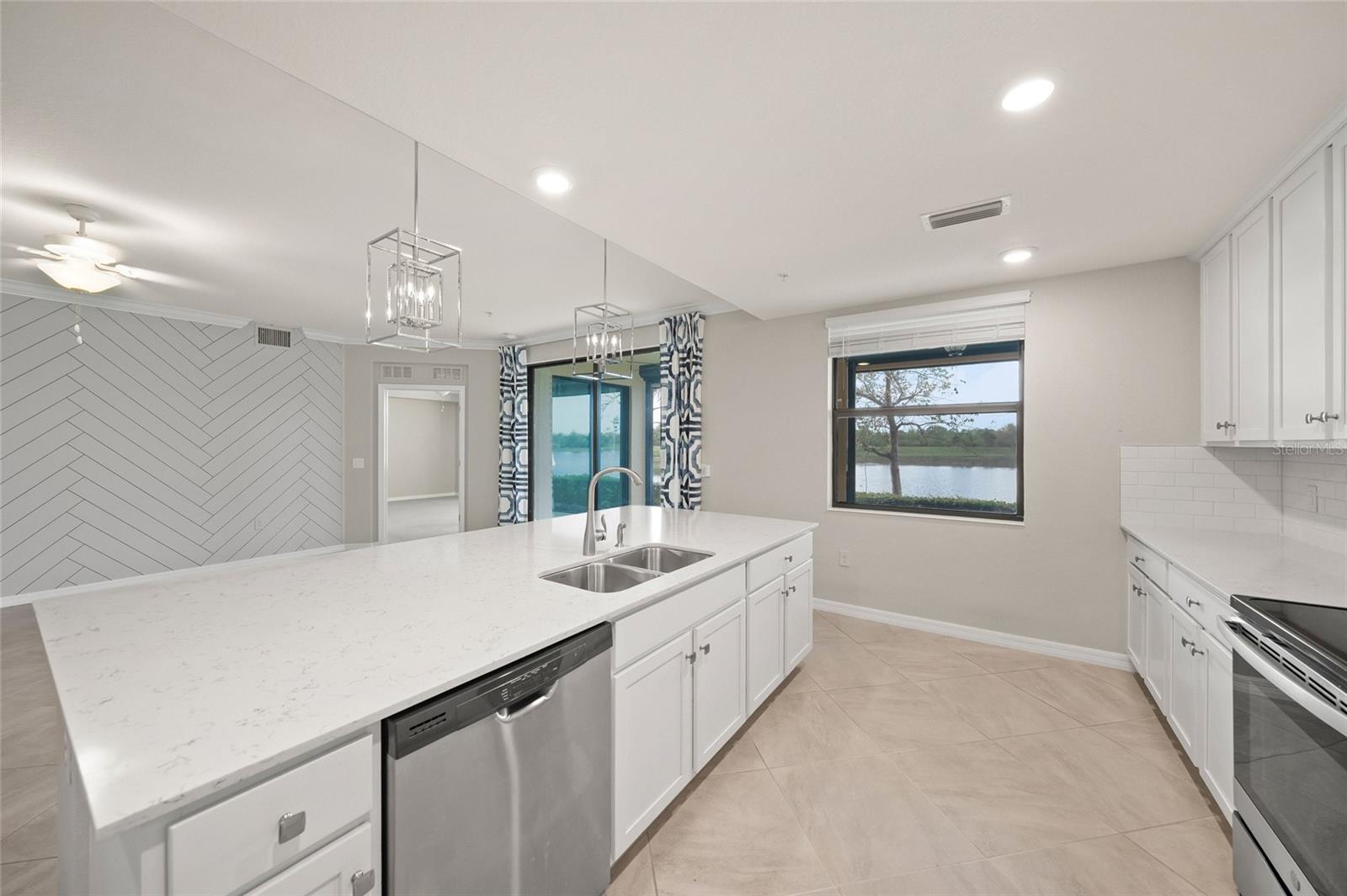 10805 TARFLOWER DR #102 — photo 7