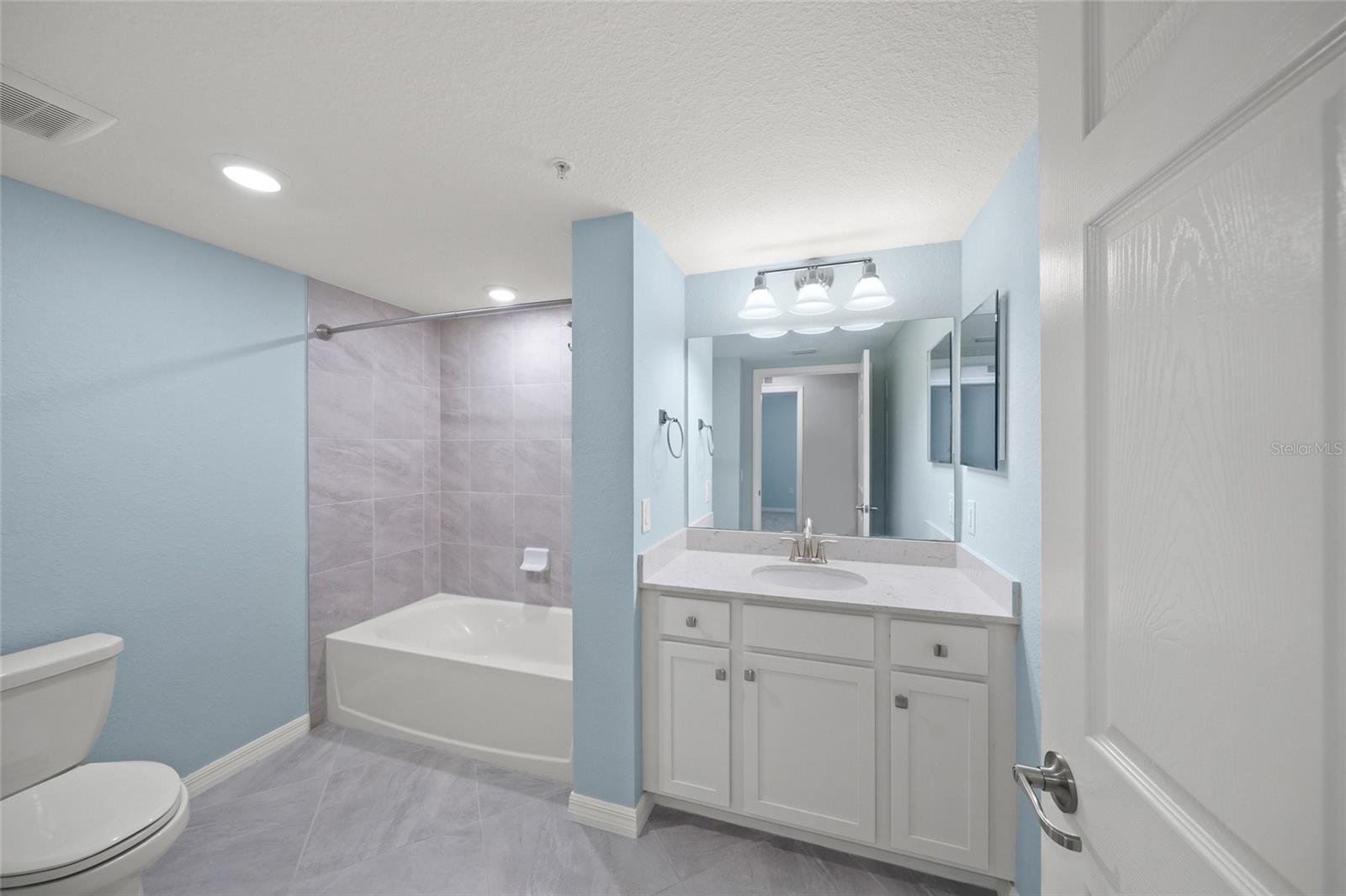 10805 TARFLOWER DR #102 — photo 28