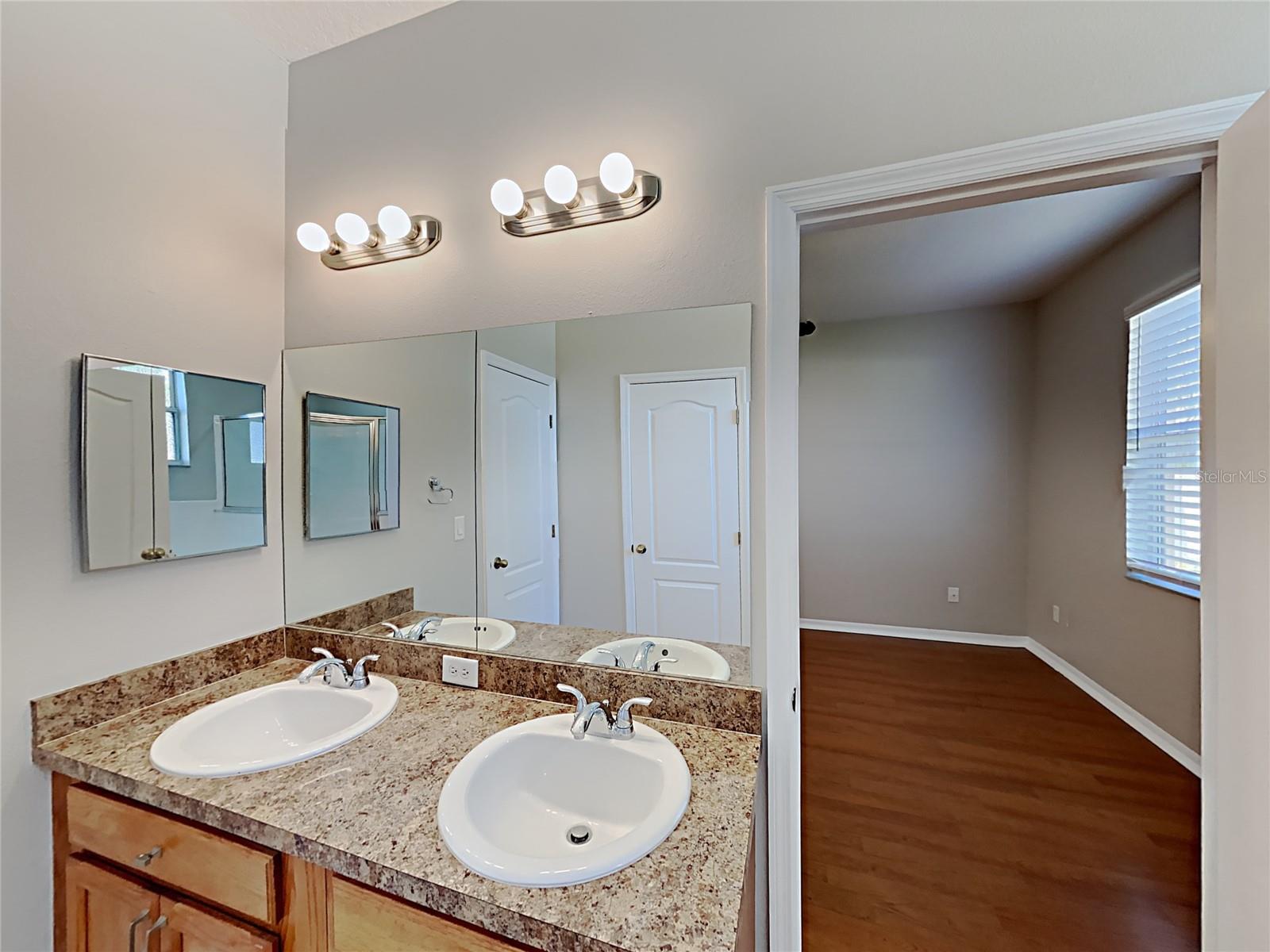 4020 LANGDRUM DR — photo 9