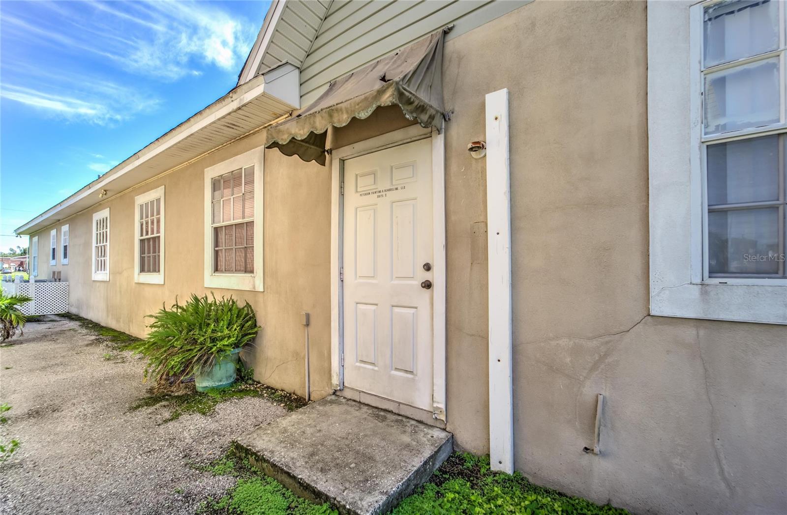 504 E BAKER ST — photo 44