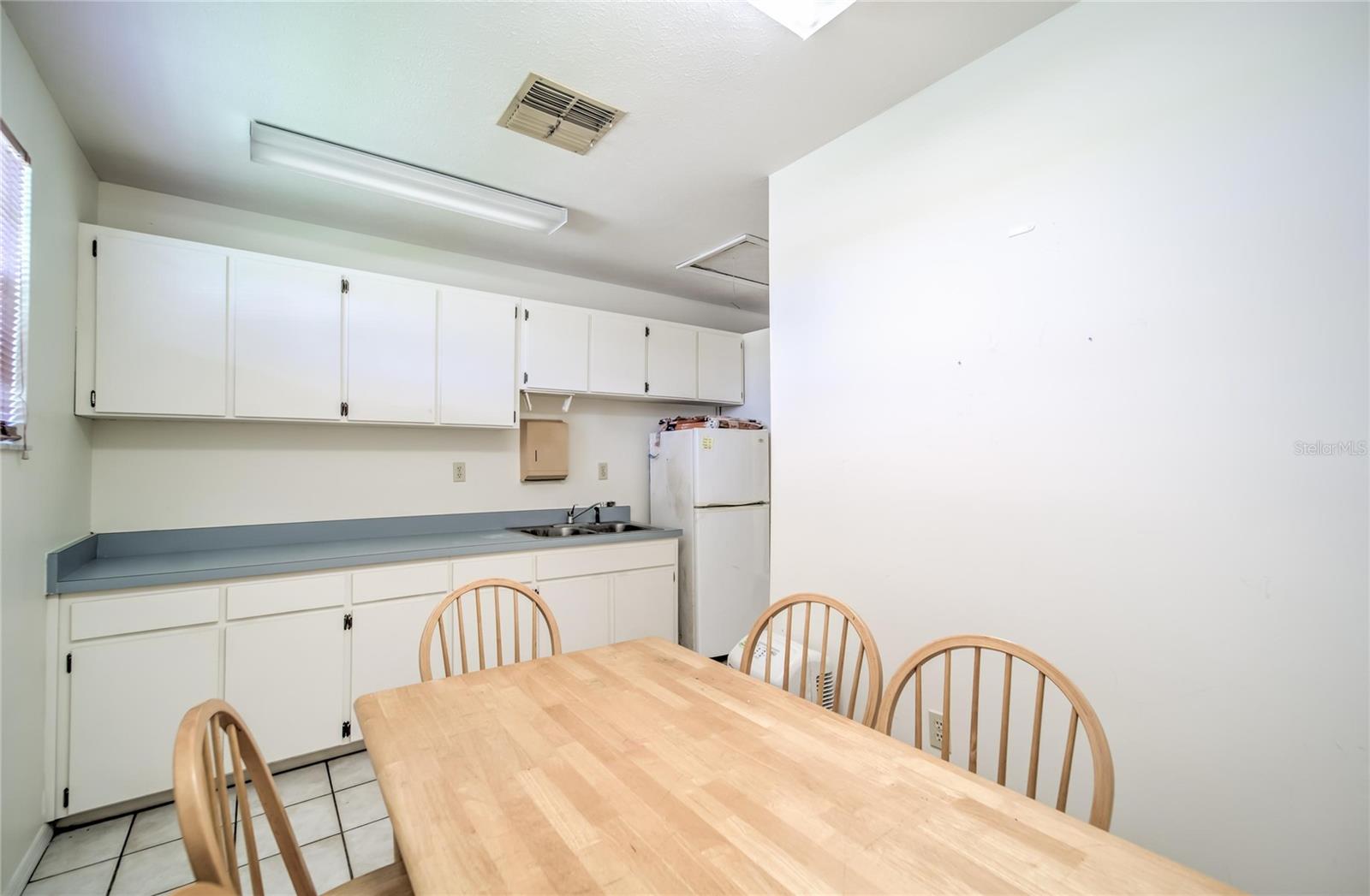 504 E BAKER ST — photo 67