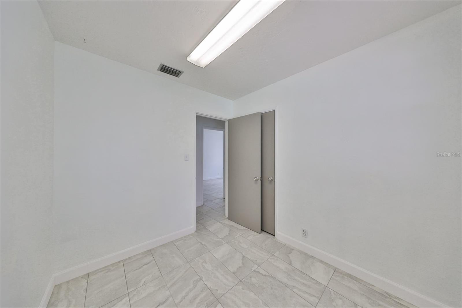 3908 W WALLACE AVE — photo 10