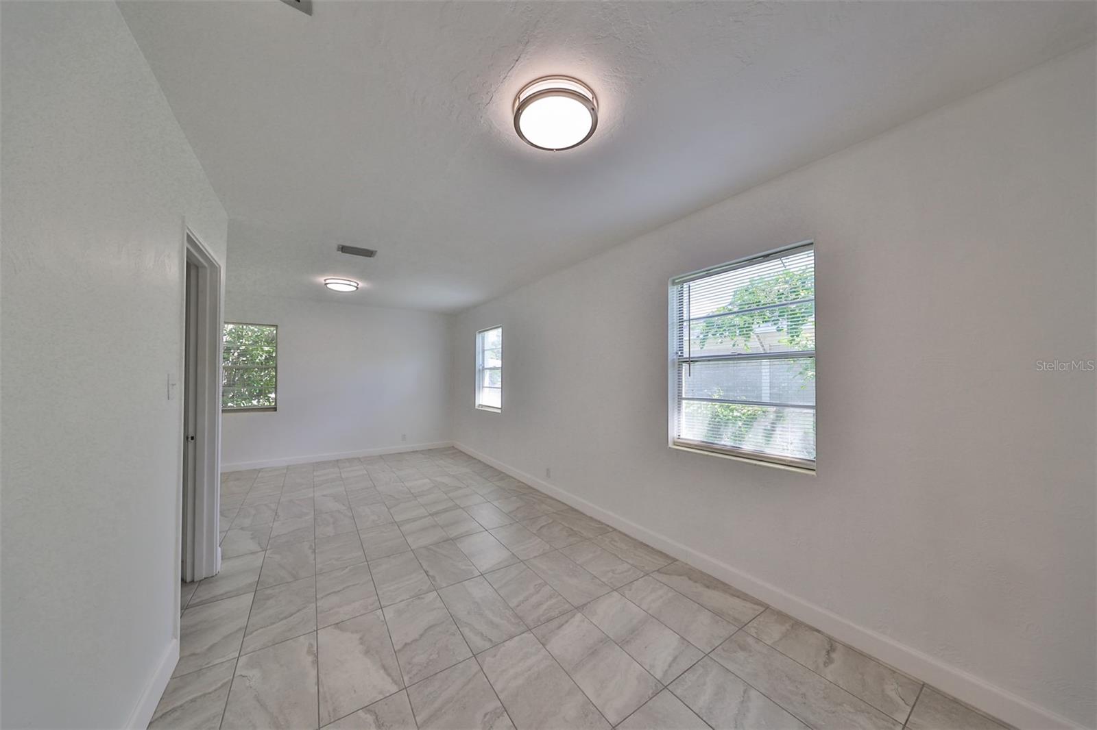 3908 W WALLACE AVE — photo 16