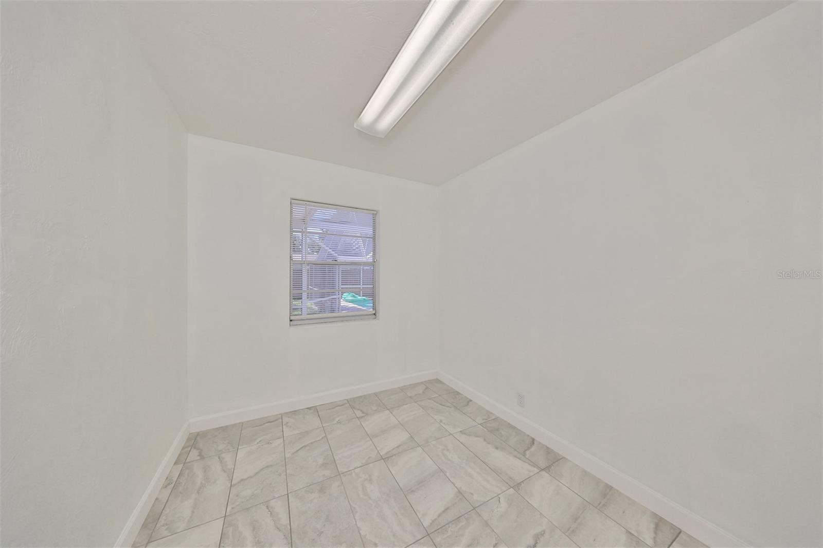 3908 W WALLACE AVE — photo 8