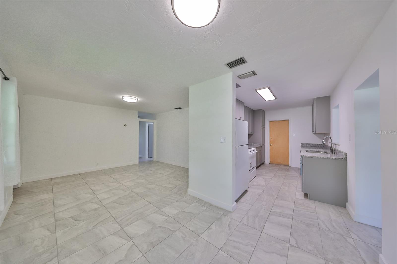 3908 W WALLACE AVE — photo 6