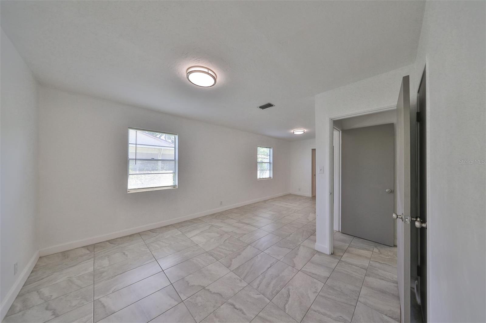 3908 W WALLACE AVE — photo 12