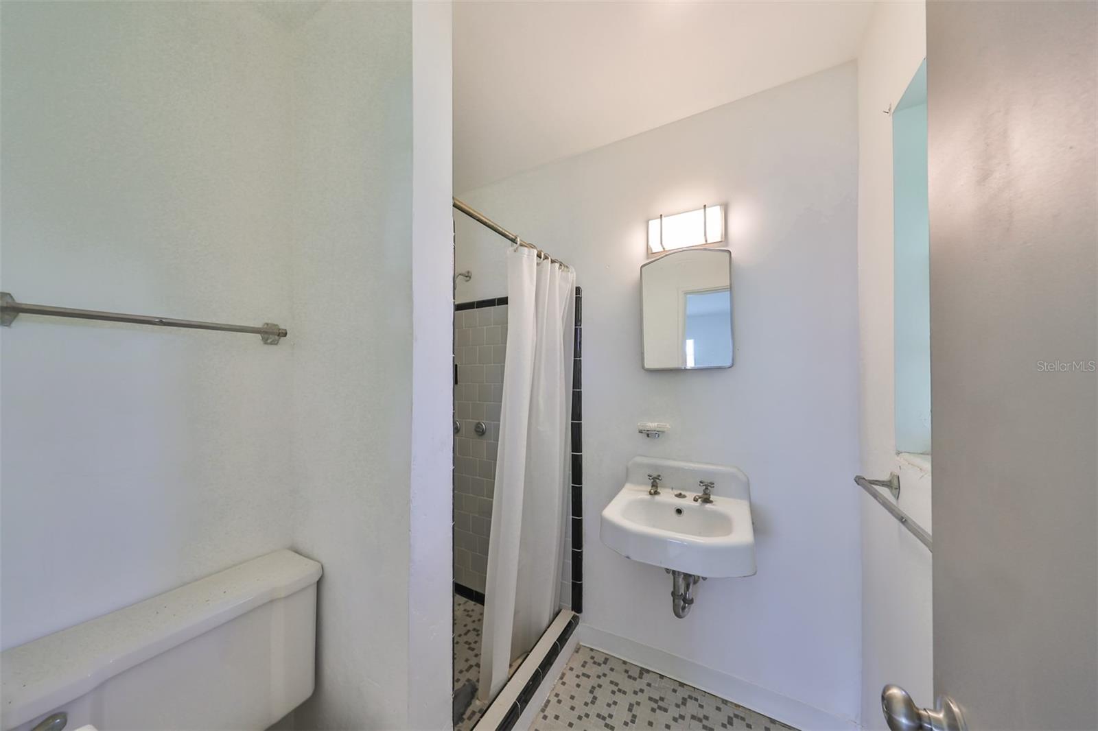 3908 W WALLACE AVE — photo 11