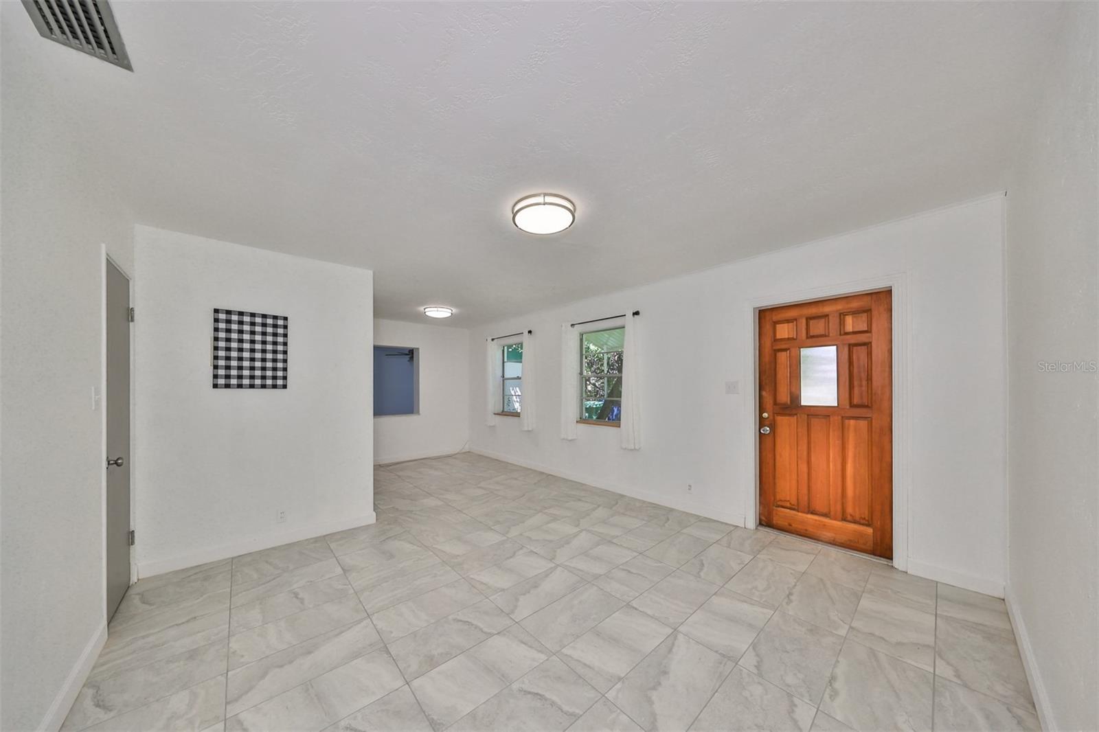 3908 W WALLACE AVE — photo 5