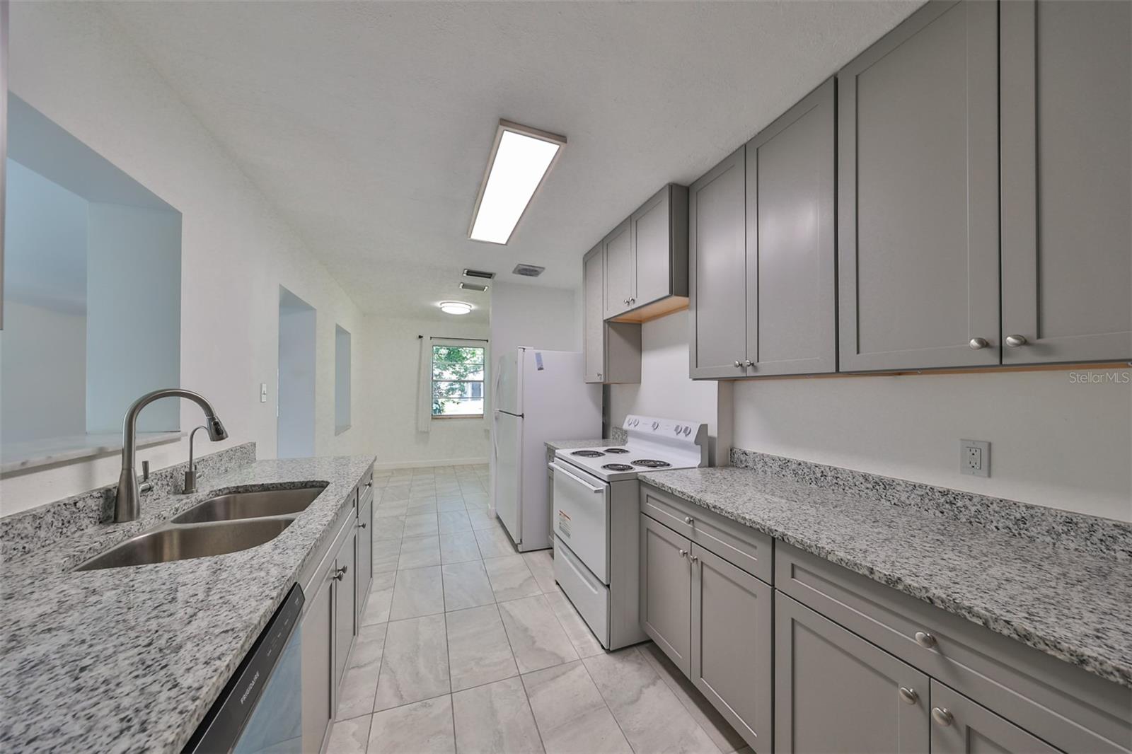 3908 W WALLACE AVE — photo 24