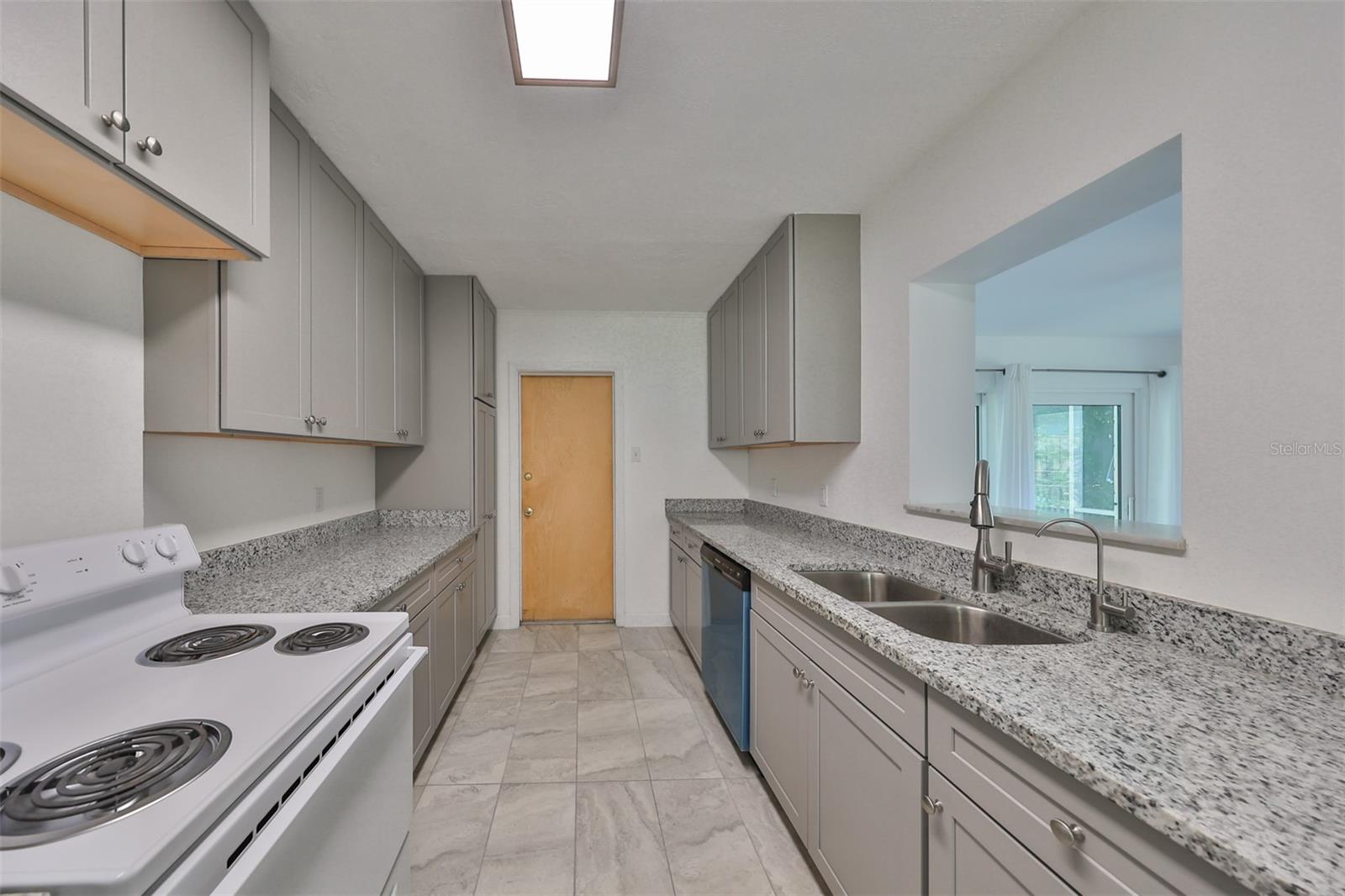 3908 W WALLACE AVE — photo 23
