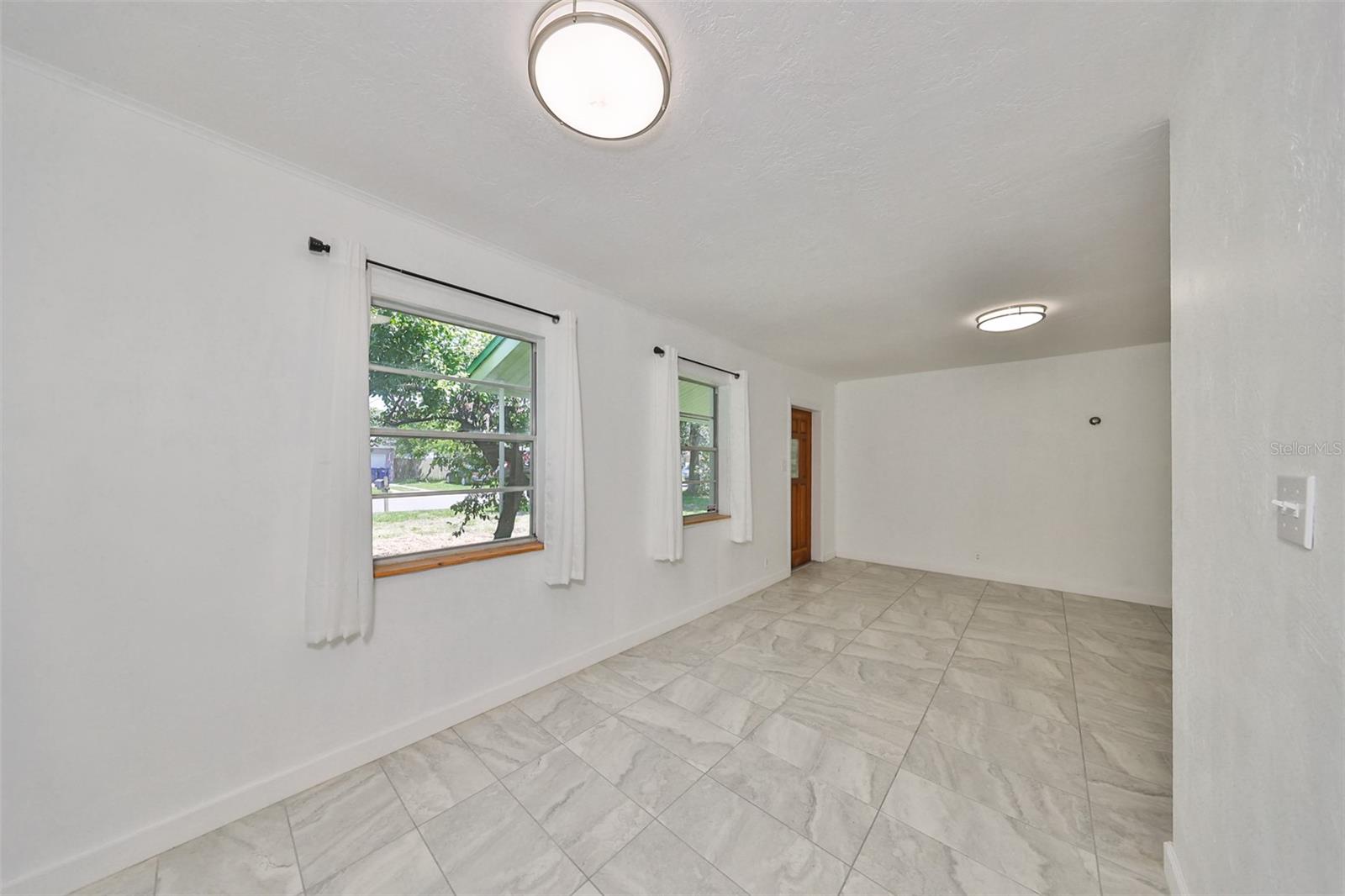 3908 W WALLACE AVE — photo 4
