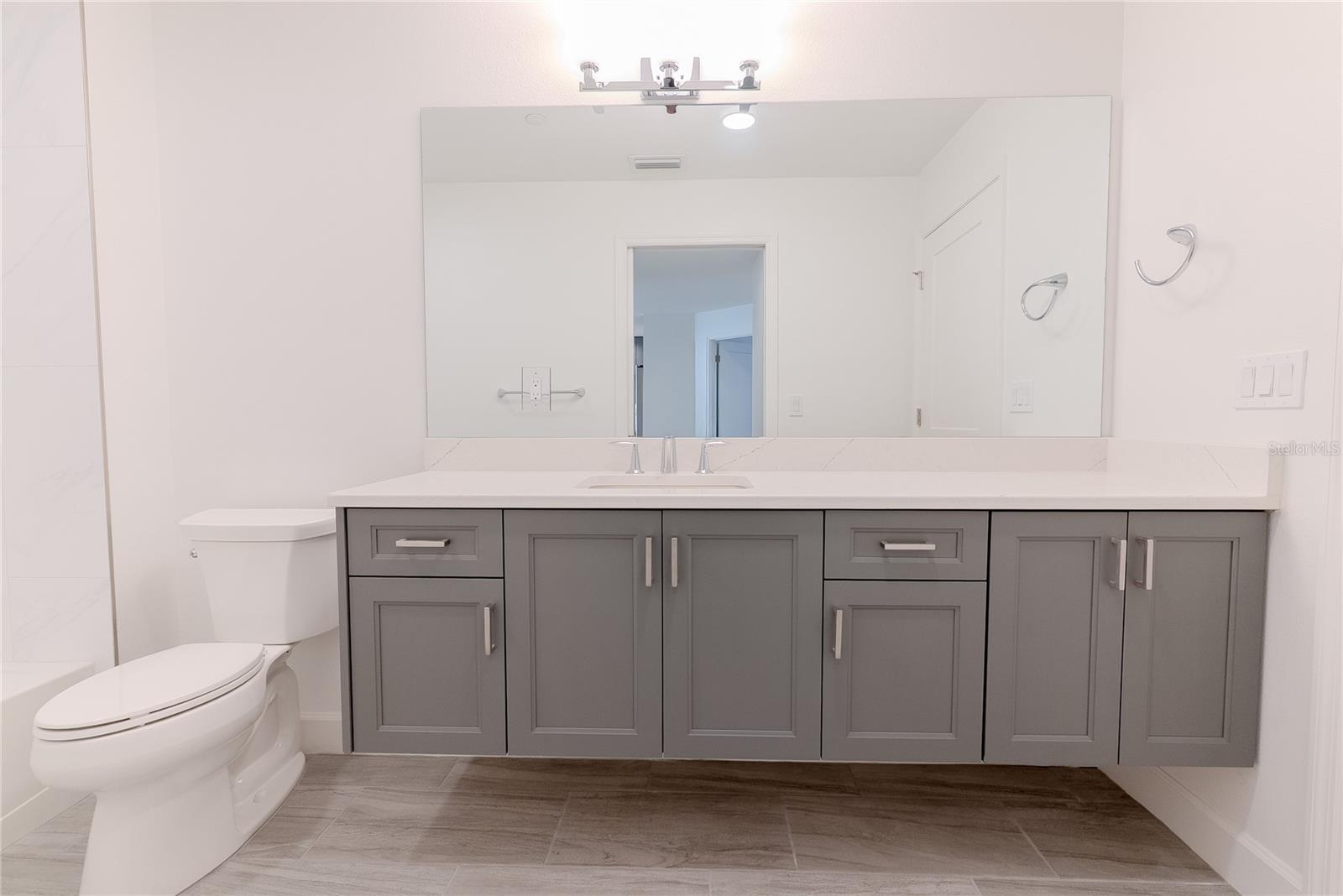 125 ISLAND WAY #503 — photo 39