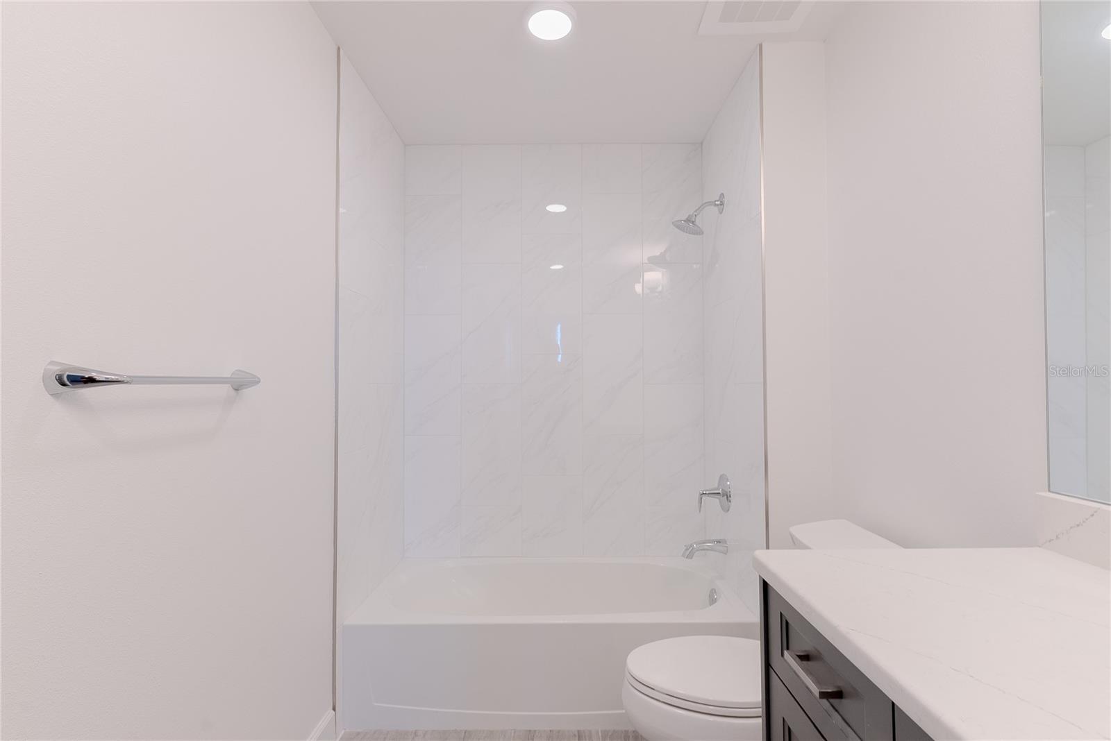125 ISLAND WAY #503 — photo 41