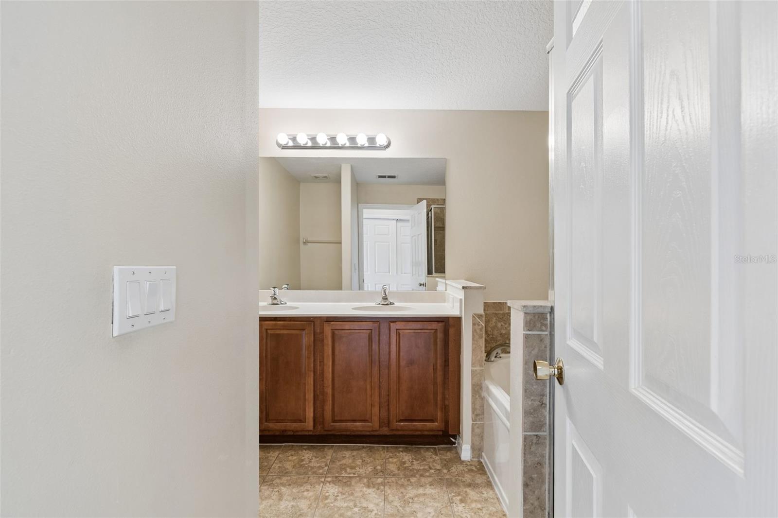 20112 INDIAN ROSEWOOD DR — photo 45