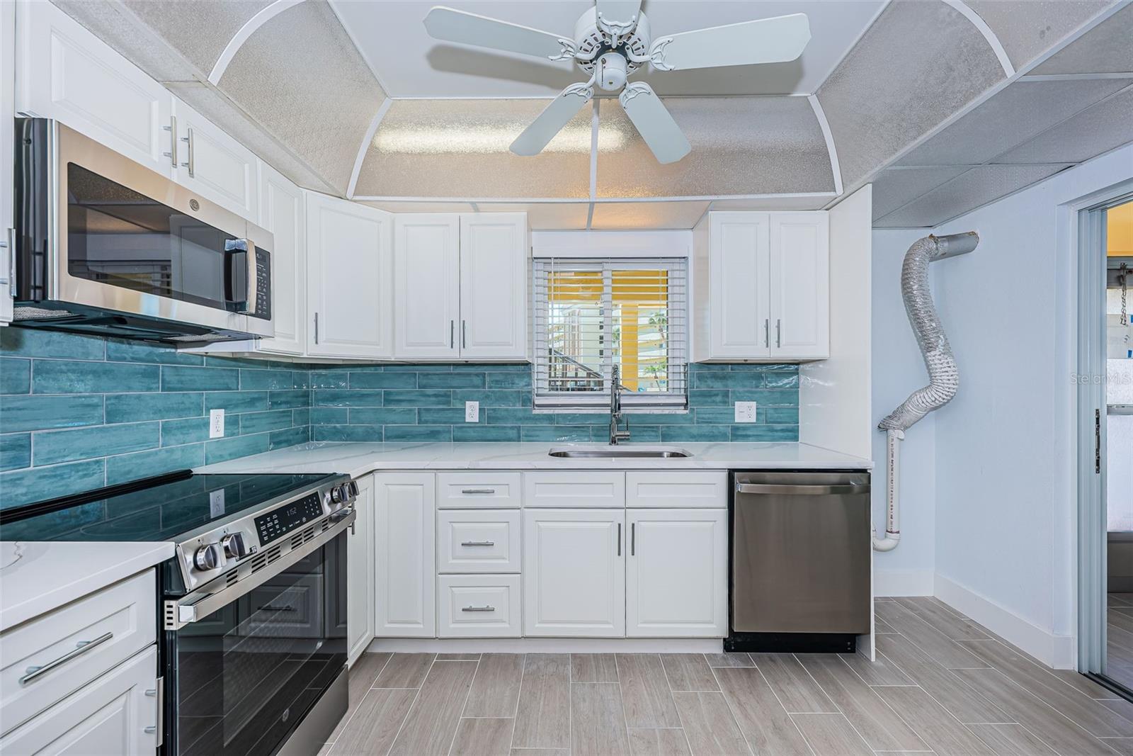 4700 COVE CIR #110 — photo 12
