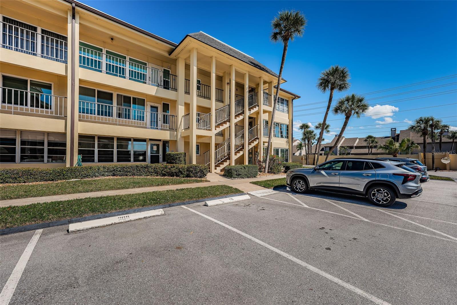 4700 COVE CIR #110 — photo 27