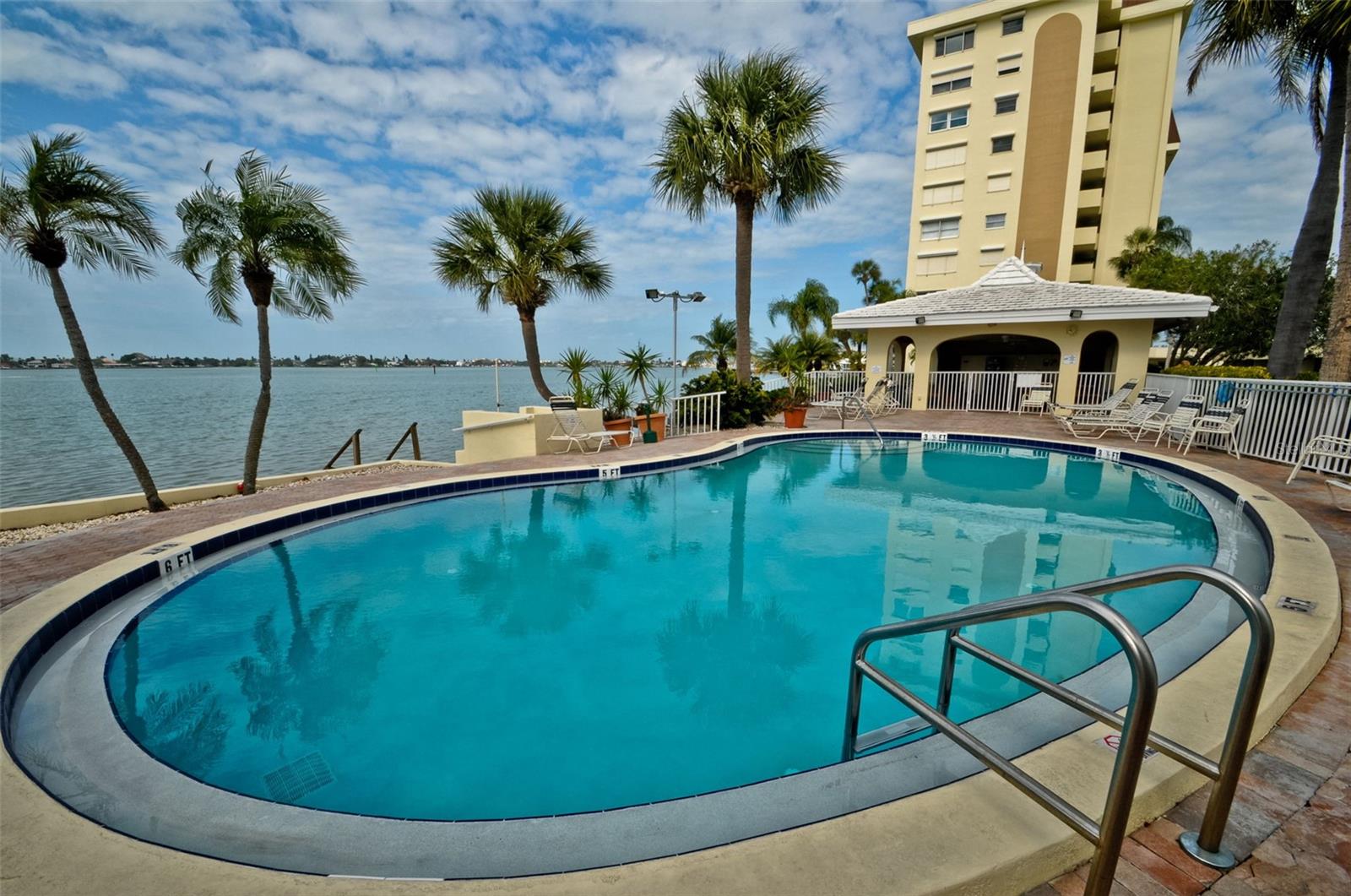4700 COVE CIR #110 — photo 38