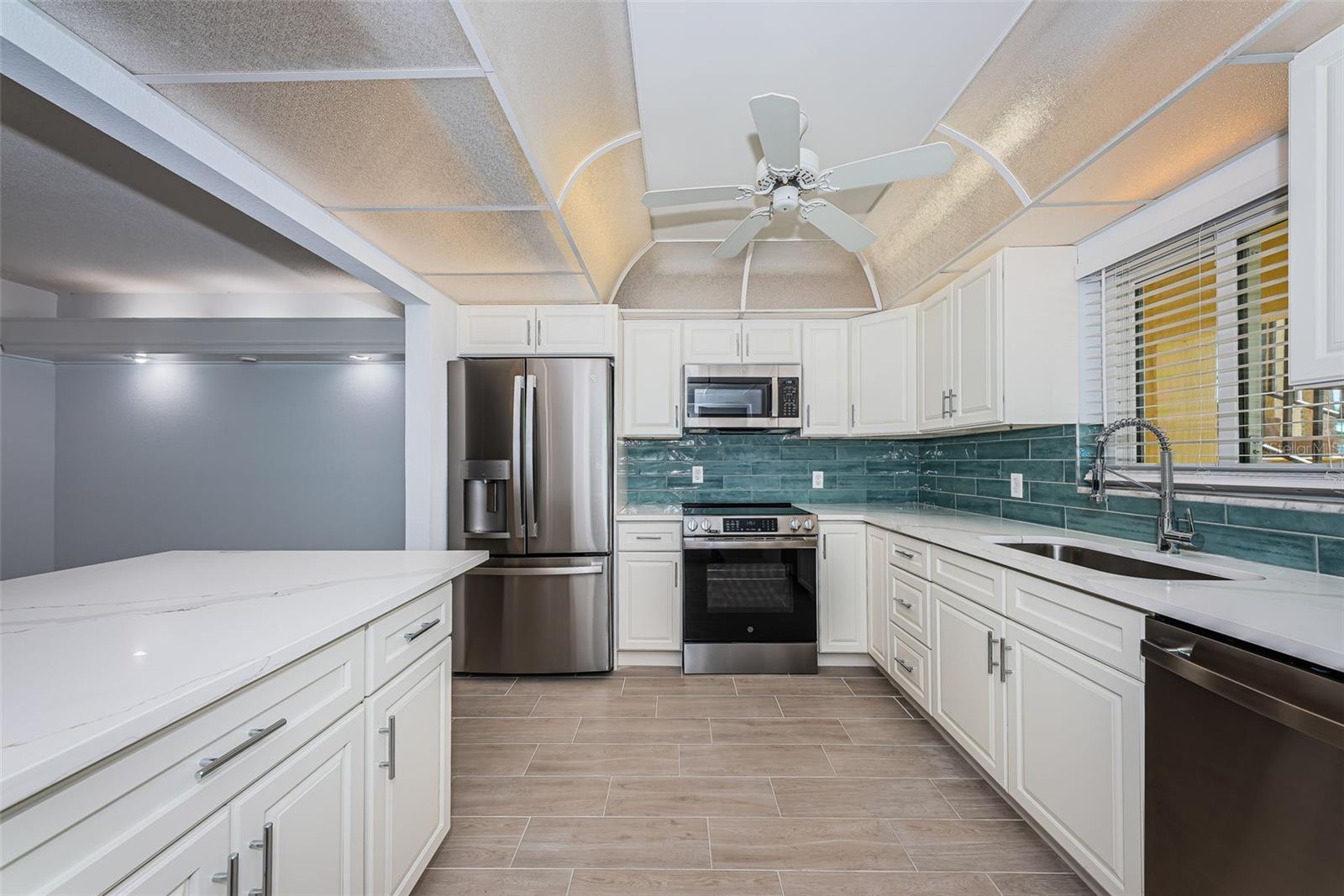 4700 COVE CIR #110 — photo 2