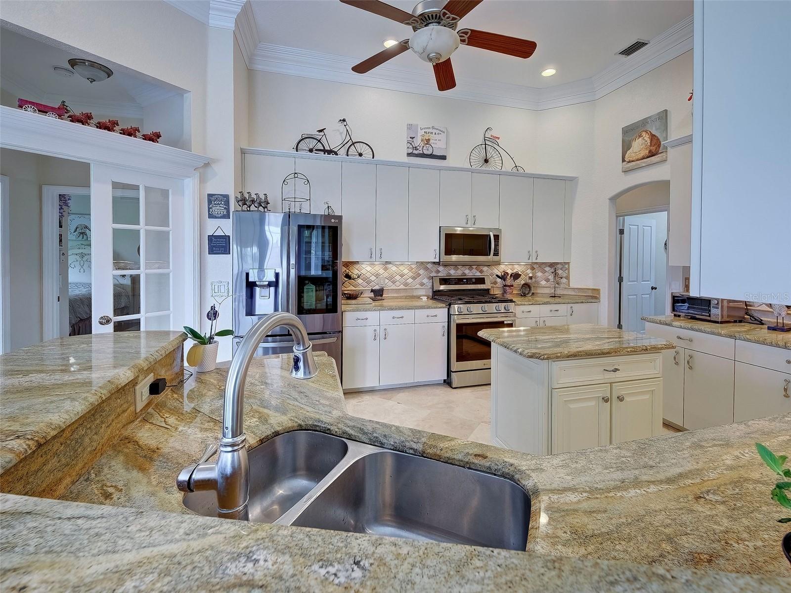 1645 PALMETTO PALM WAY — photo 13