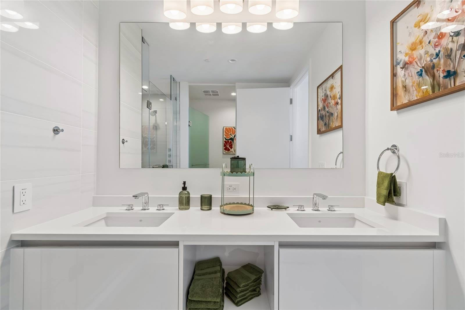 400 CENTRAL AVE #2102 — photo 35
