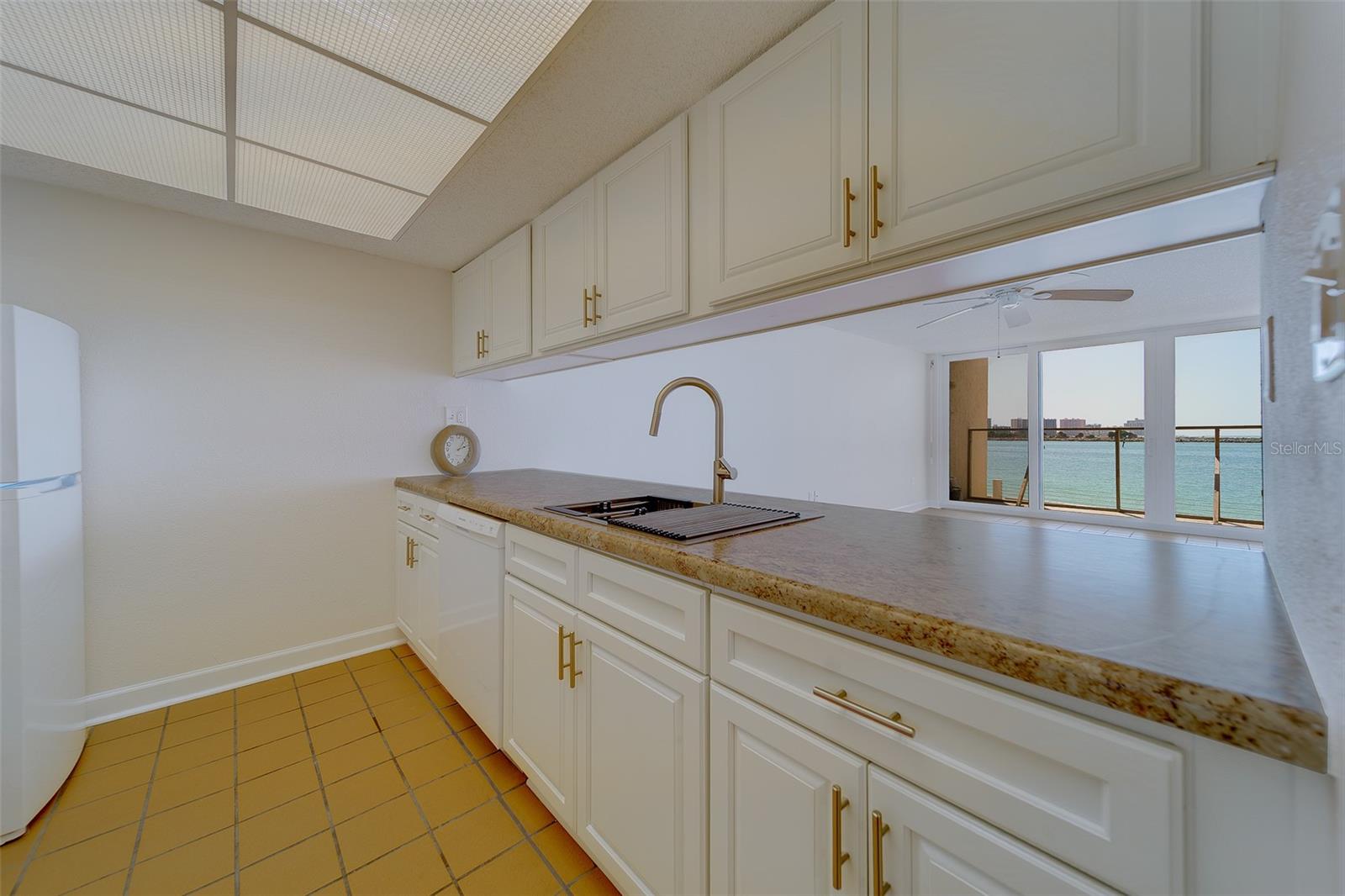 450 S GULFVIEW BLVD #208 — photo 23