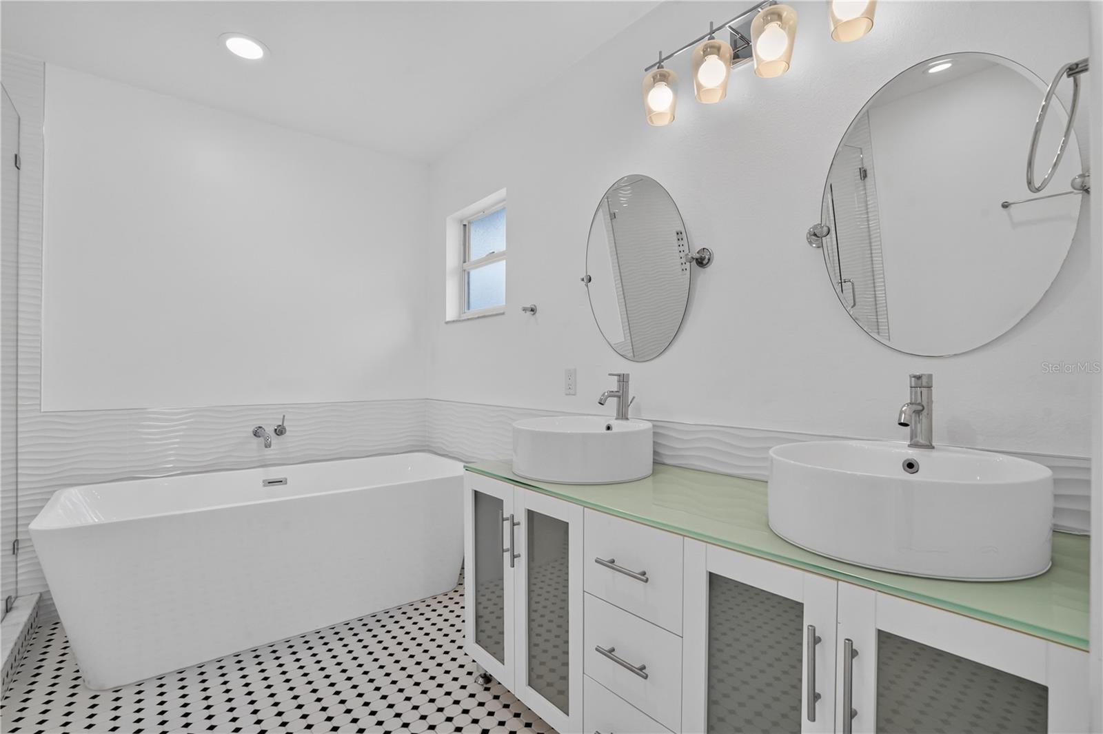 1804 BAYWOOD DR — photo 23