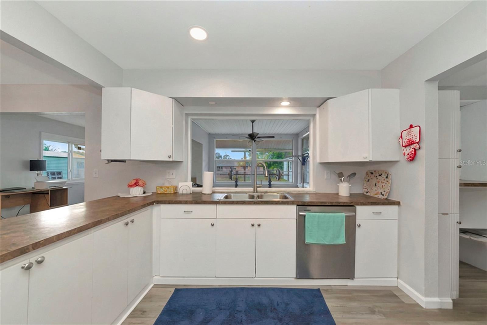 6703 ELECTRA AVE — photo 9
