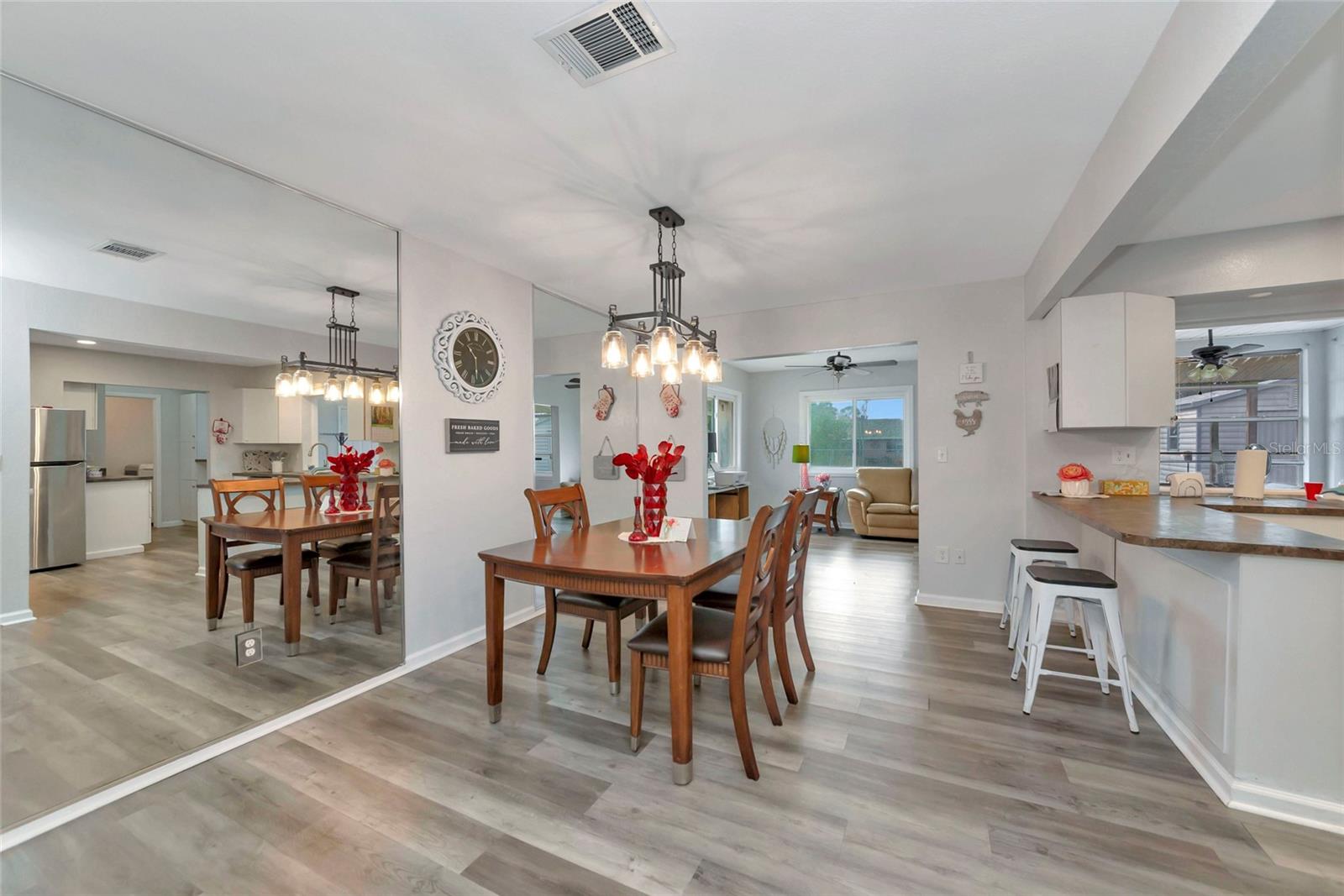 6703 ELECTRA AVE — photo 8