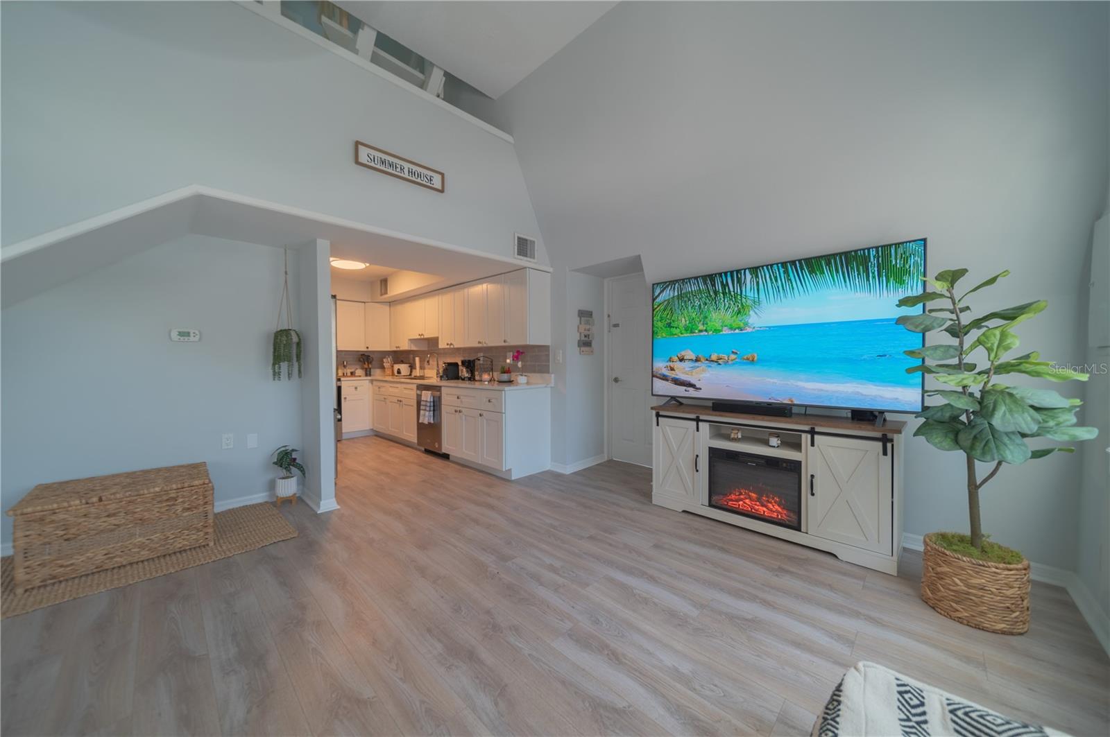 501 PAMETO RD — photo 2