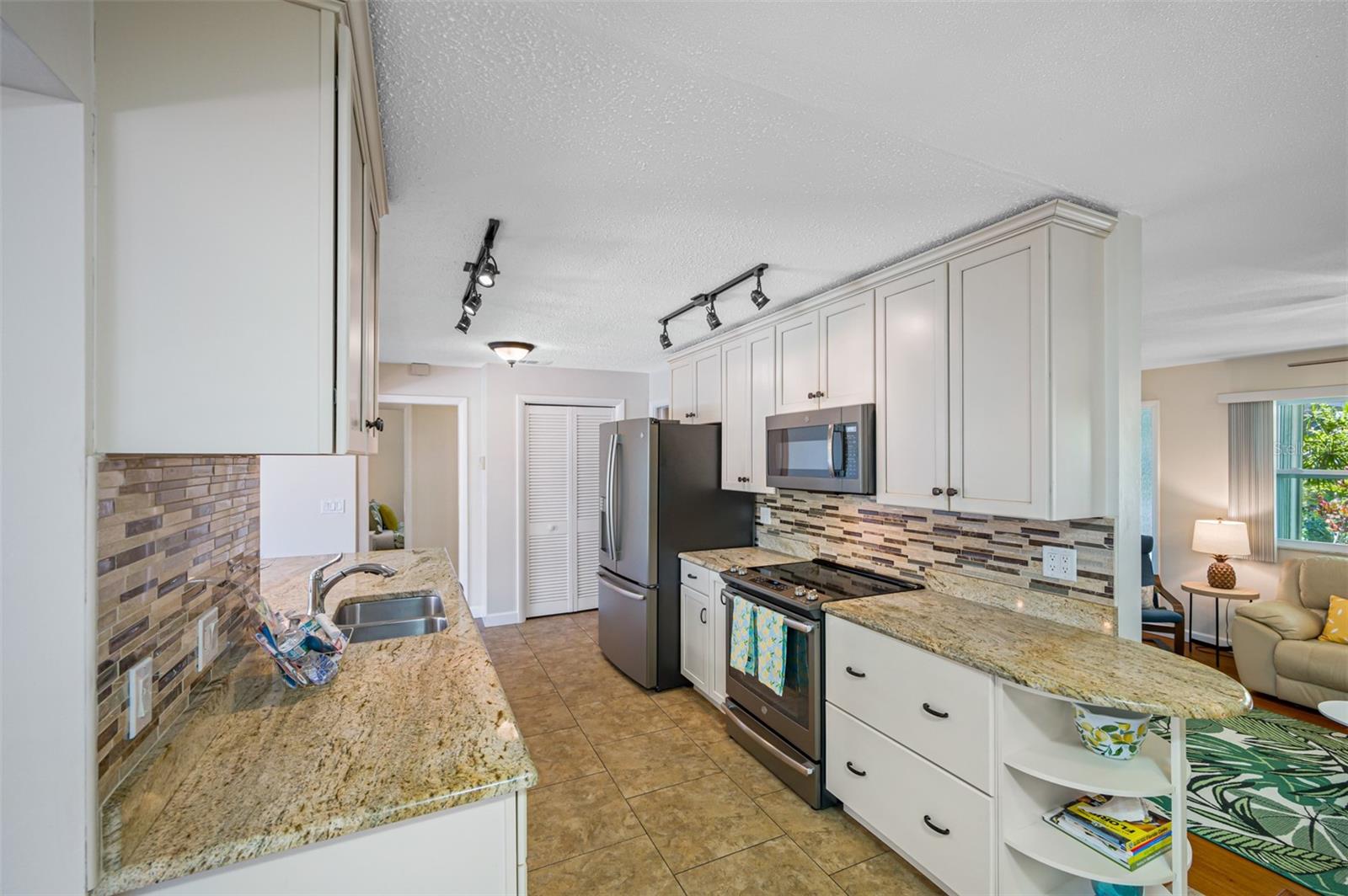 3749 MCKAY CREEK DR — photo 13