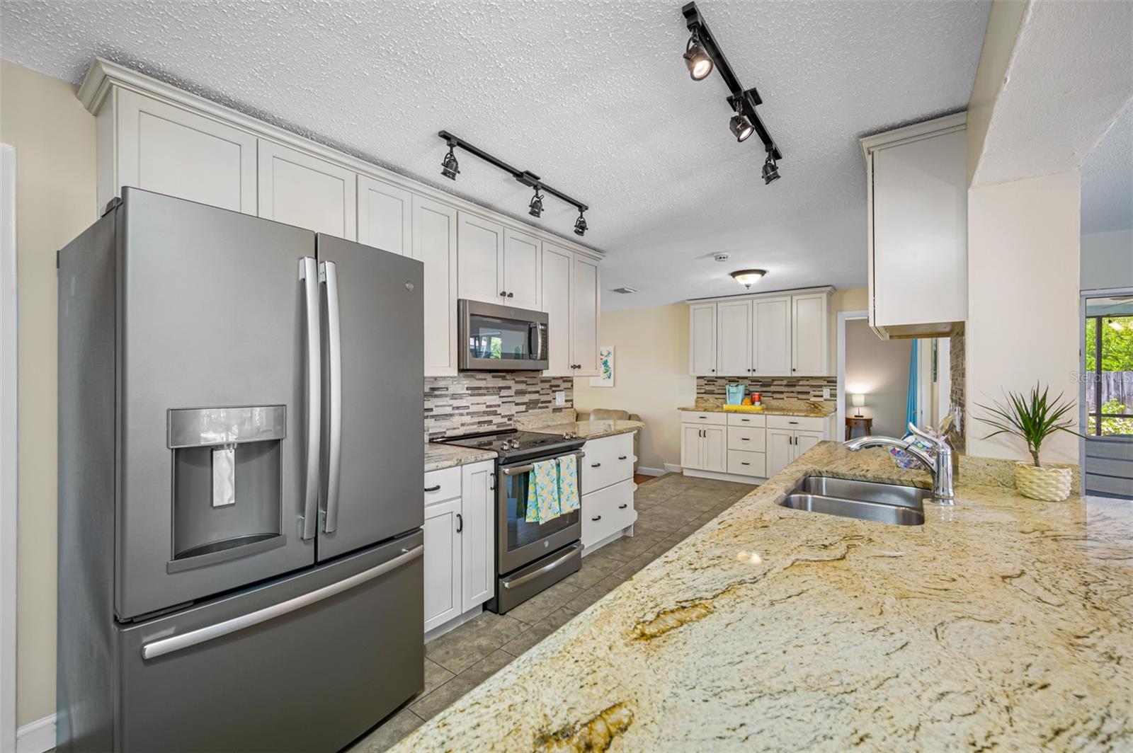 3749 MCKAY CREEK DR — photo 10