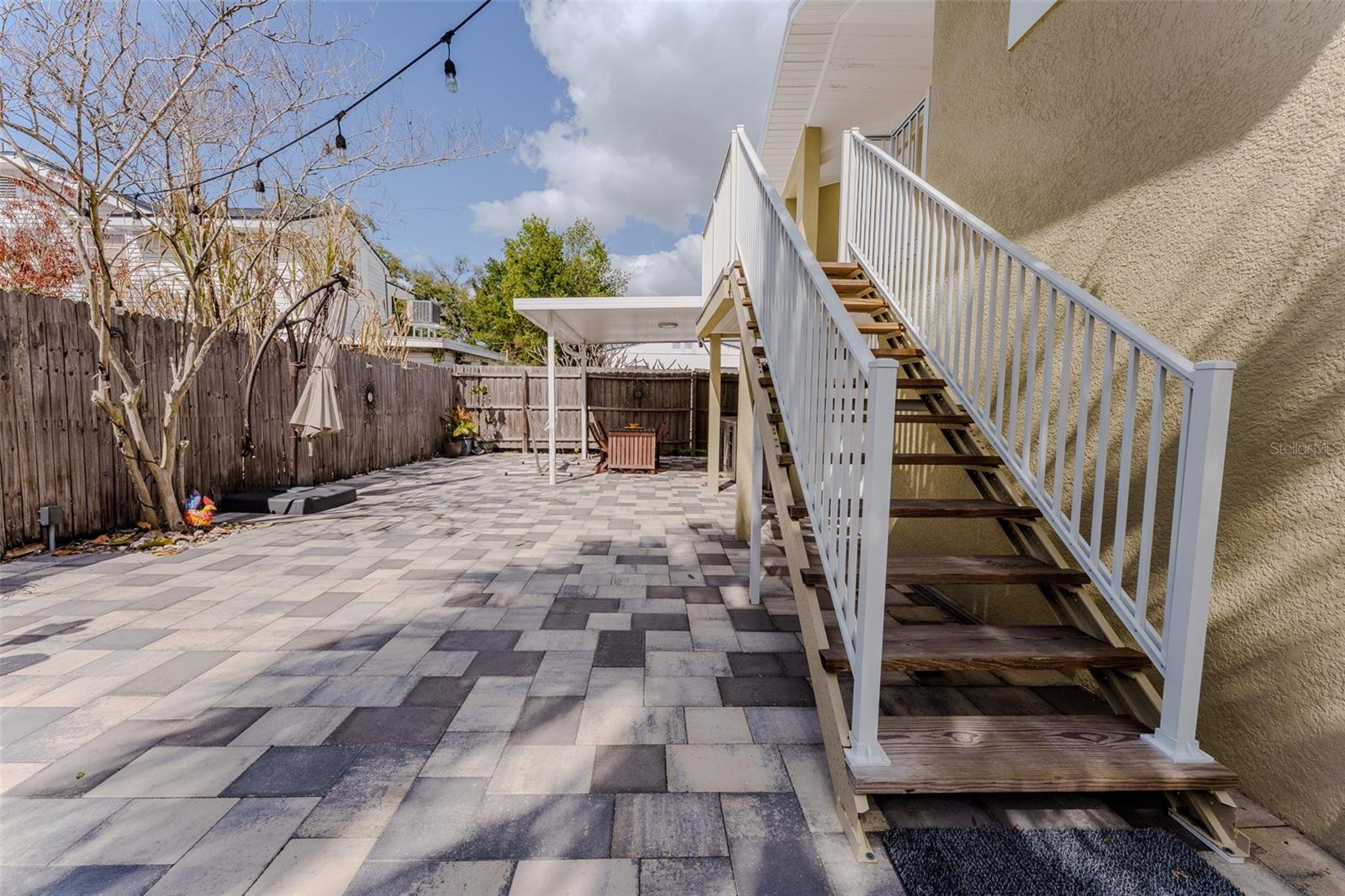 203 W CREST AVE — photo 4