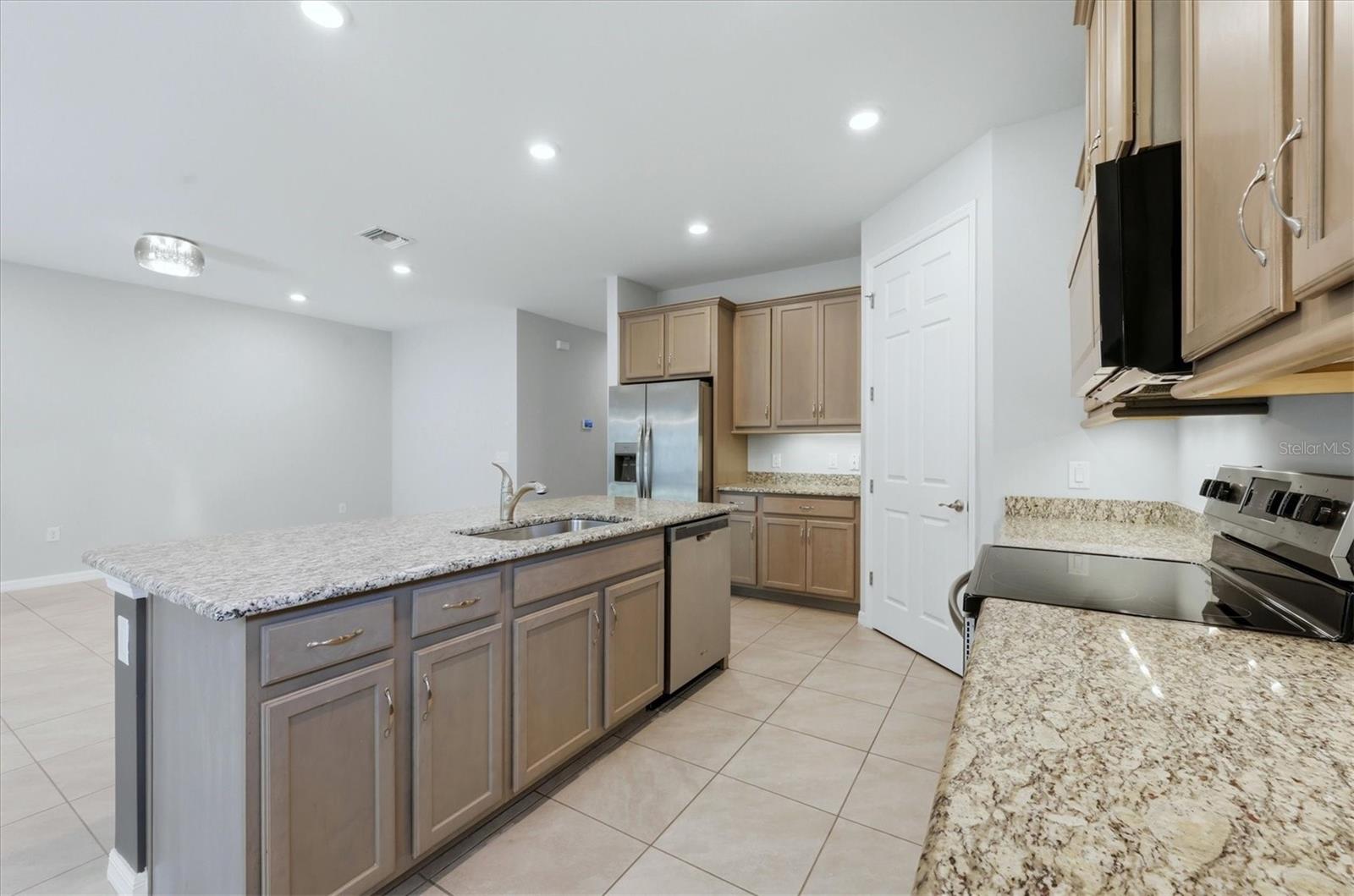 12031 LOVEGRASS ST — photo 16