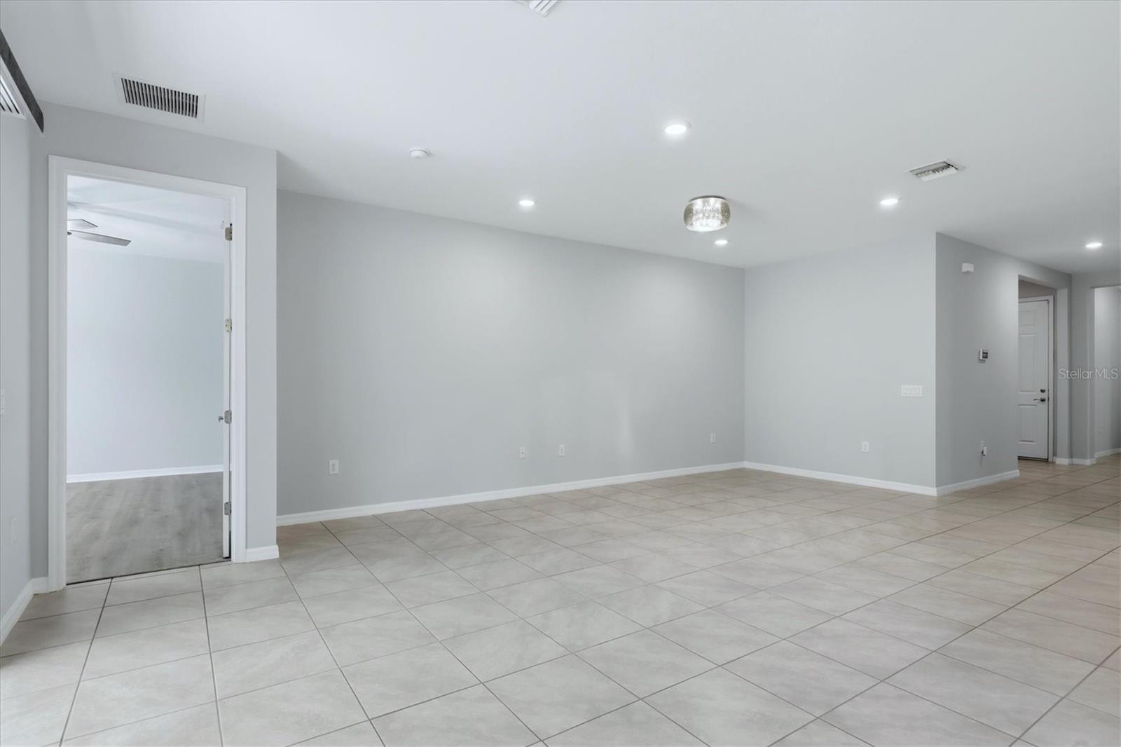 12031 LOVEGRASS ST — photo 9