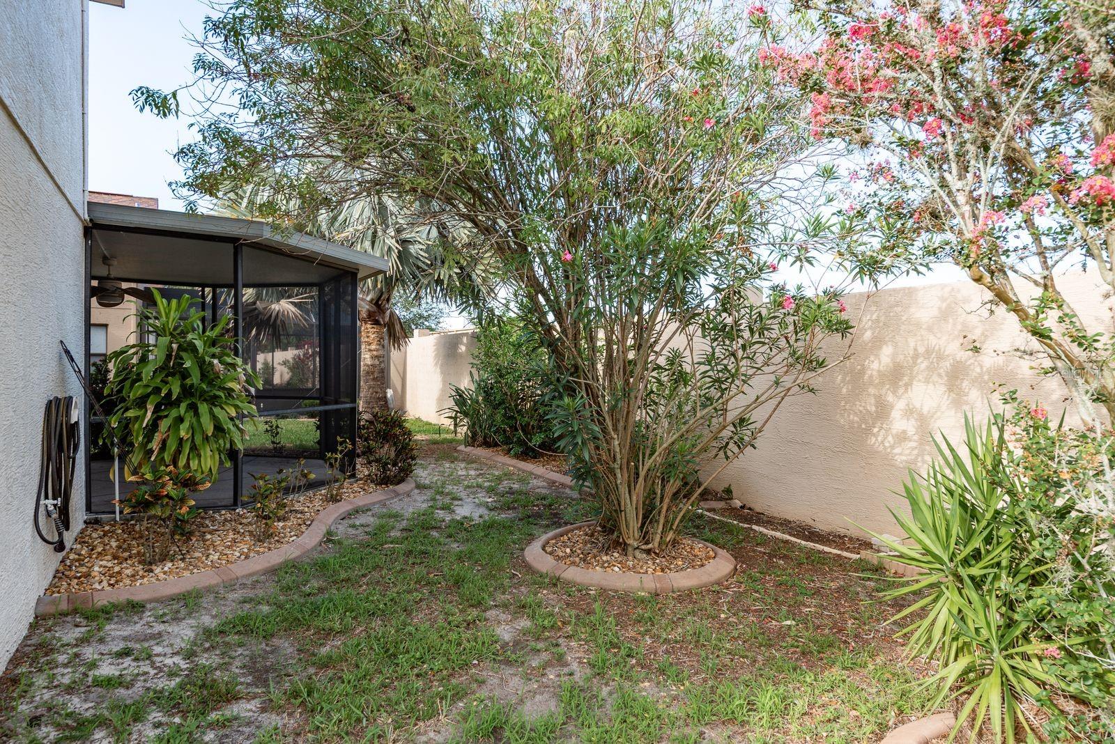13825 LEROUX DR — photo 40