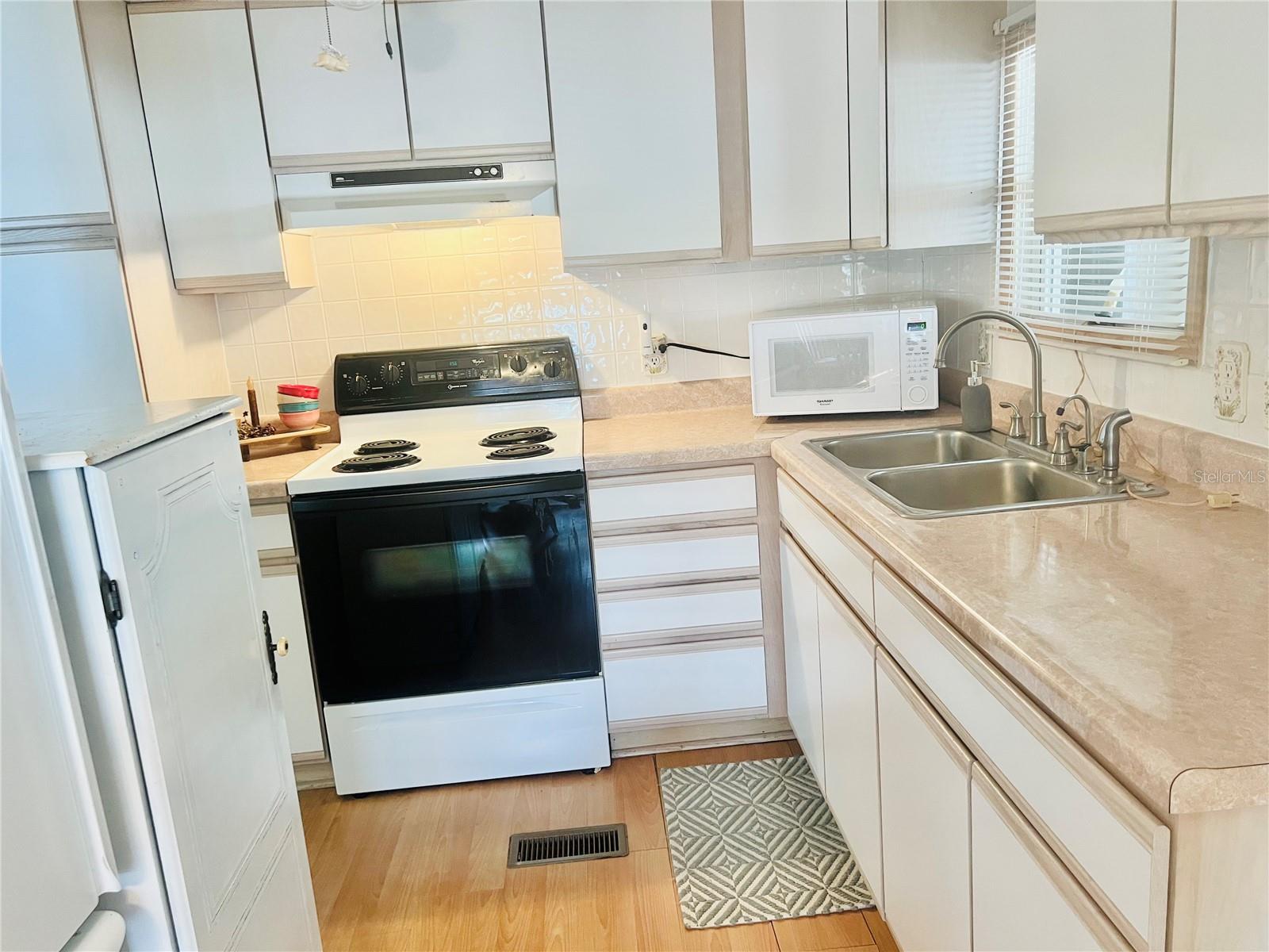 2224 CA D ORO DR — photo 7